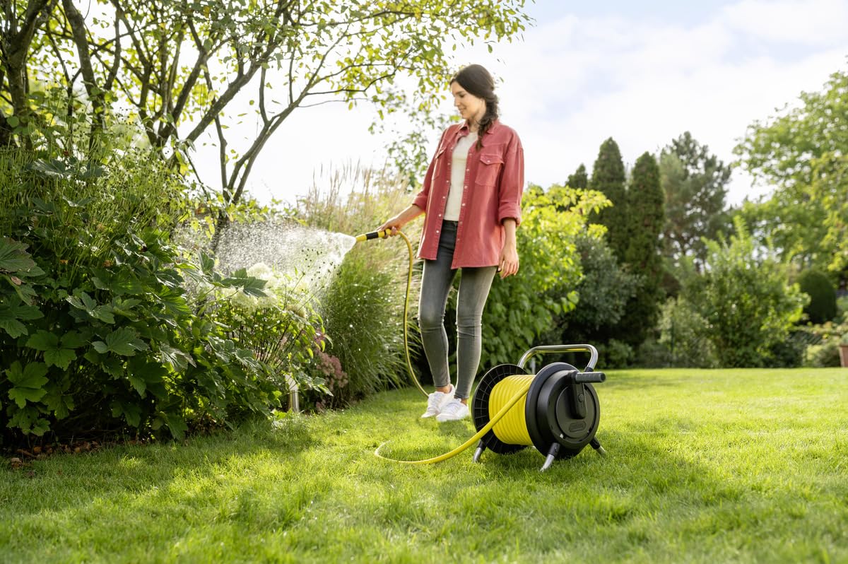Kärcher Soporte de manguera HR 2.10: juego completo para un riego cómodo, manguera de jardín Kärcher de 10 m, acoplamientos, adaptador de grifo y jeringa, color negro