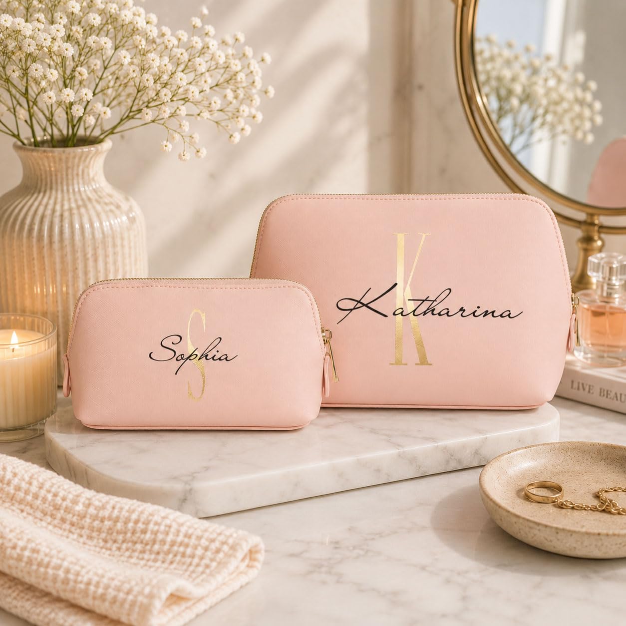 Kulturtasche mit Initiale und Namen, personalisierte Schminktasche, Beauty Bag in Zwei Größen, Kosmetiktasche mit Wunschnamen (Große Tasche - L)