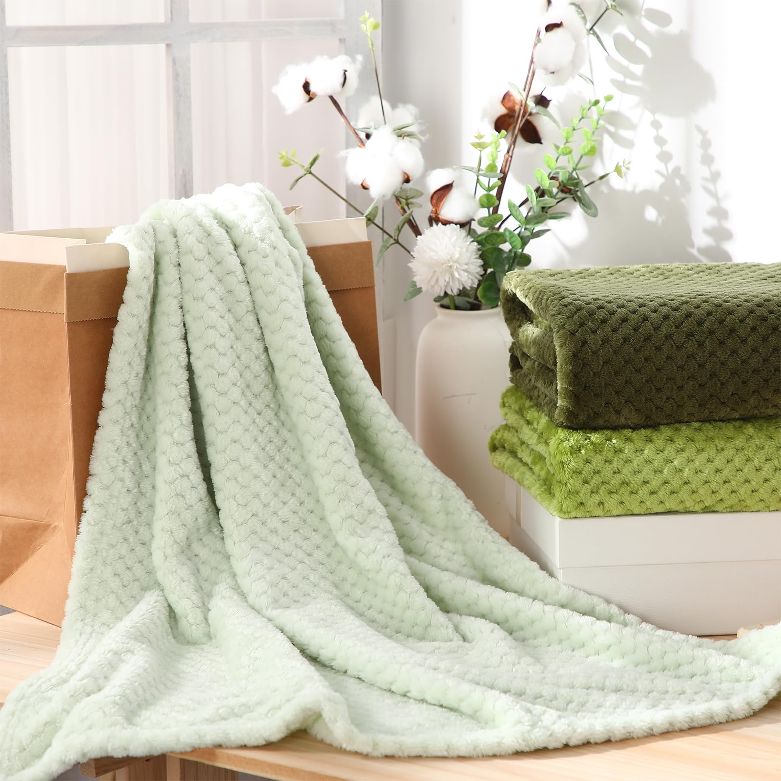 Newwiee 3 mantas de bebé de 30 x 40 pulgadas, manta suave y mullida, manta neutra para niños, manta cálida para cuna, manta de recepción para niños pequeños, suministros de viaje (color clásico)