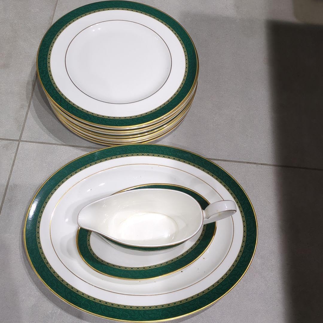 英国製　ディナーセット大皿10枚、グレービーボート　オーバルプラッター1枚 英国製ディナーセット大皿10枚、グレービーボートオーバルプラッター1枚