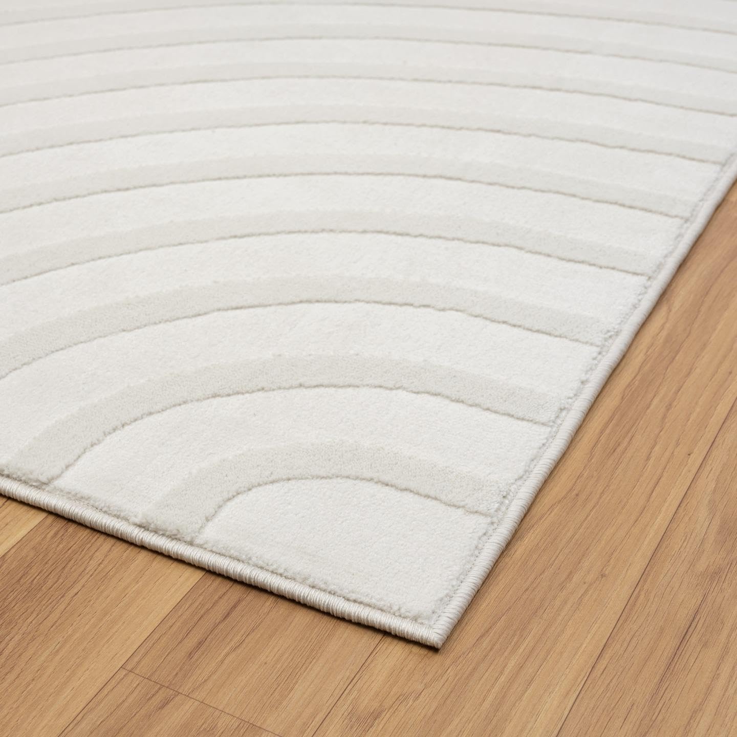 LUXE WEAVERS Orion 2776 Geometric Oval Cream 2x3 Area Rug