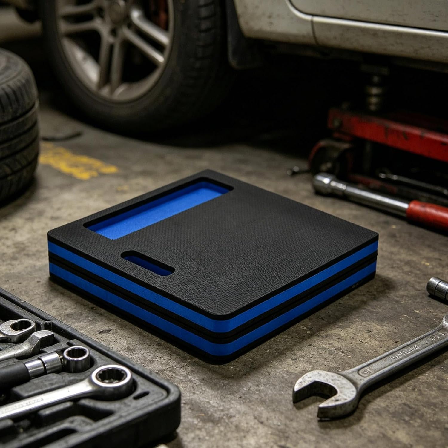 Heavy-Duty Rolling Creeper Mat - Foldable Waterproof Soft Foam Cushioning