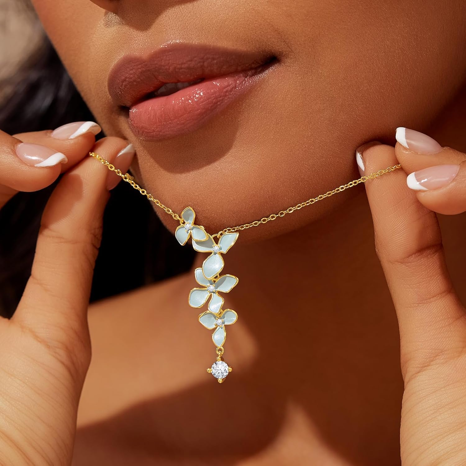 Cicy Bell Kadınlar İçin Çiçek Motifli Kolye, Trend 18 Ayar Altın Kaplama, Sedef İnci ve Kübik Zirkon Taşlı, Zarif Uzun Y Şeklinde Kolye Takı Hediyeleri