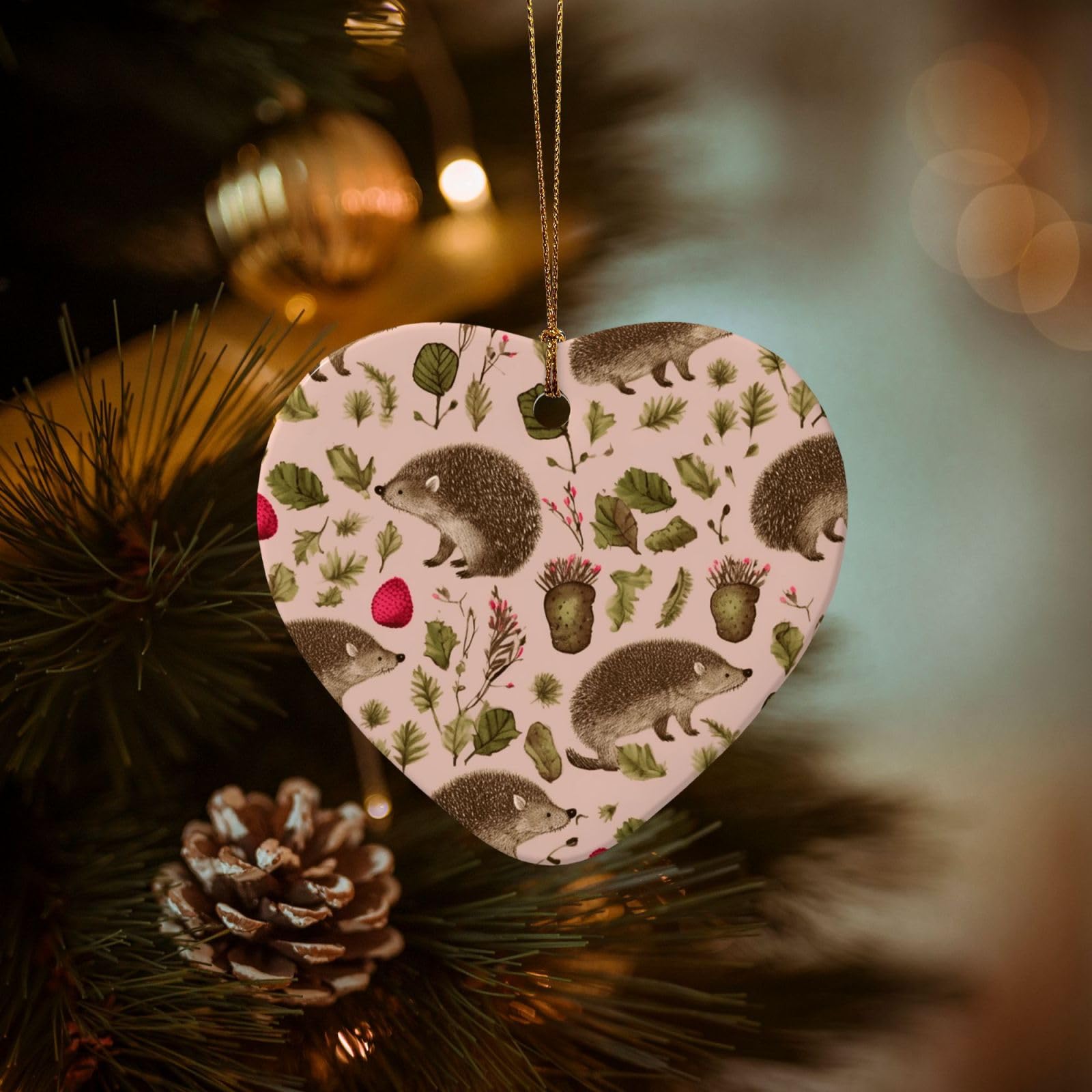 Christmas Tree Ornaments Ceramics Christmas Decorations Hedgehog Print Ornaments with Gold Ribbon Porcelain Xmas Tree Crafts Heart Shape Hanging Pendant for Christmas Tree Party Decor