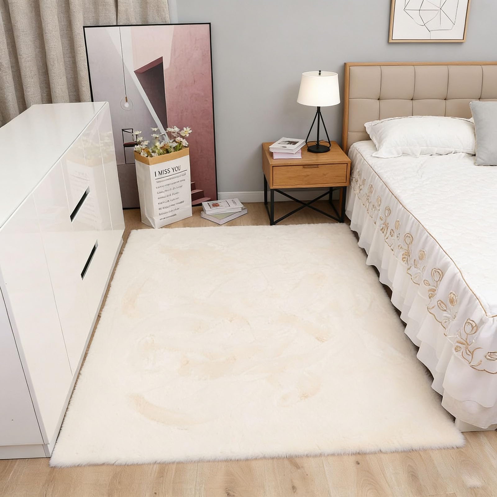 Tapis salon fausse fourrure blanc cassé 130x240cm poils ras moderne