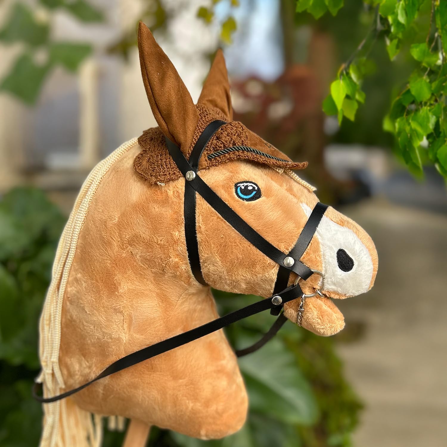 Hobby Horse Land Komplettes Hobby Horse Set Quater Horse Palomino + Netz + Halfter + Führstrick + Insektenschutzhaube, Pferde Stock für Hobby Horsing Aktivitäten, Alter: Little Kid, Big Kid