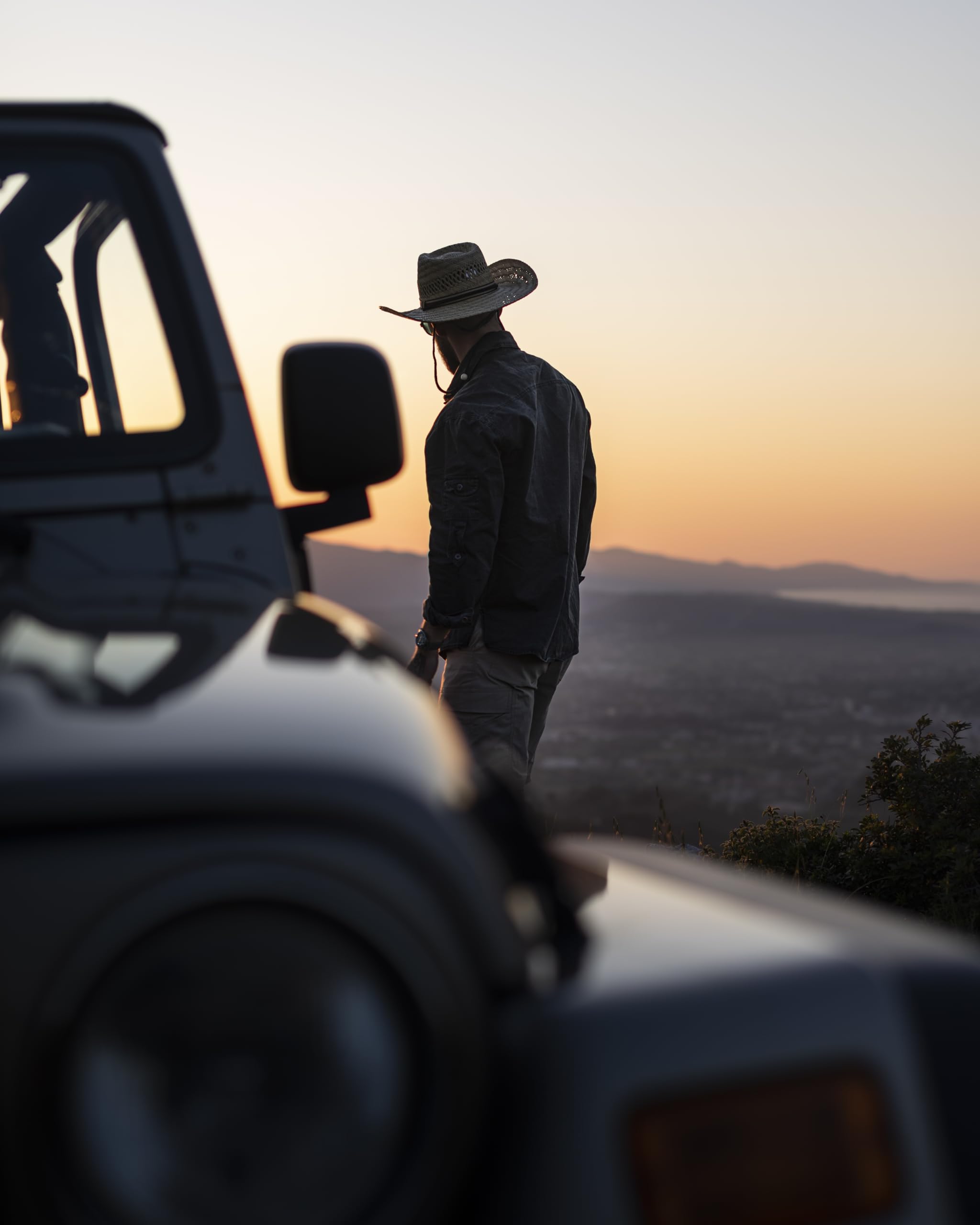 Scippis Joe Chapeau de paille western pour homme et femme - Avec mentonnière - Chapeau d'été aéré à large bord pour le jardinage, l'extérieur et les festivals