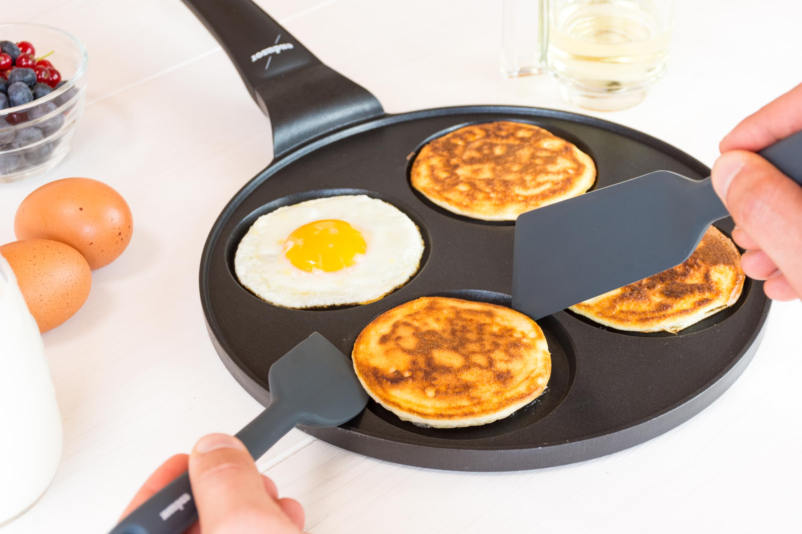 endusor Pancake Pfanne Spiegeleipfanne - Ø28cm mit [PowerShield]-Beschichtung | Induktion Ceran Gas Elektro | 4x Form Maker Eierpfanne, Spiegelei Liwanzen Poffertjes Blinis