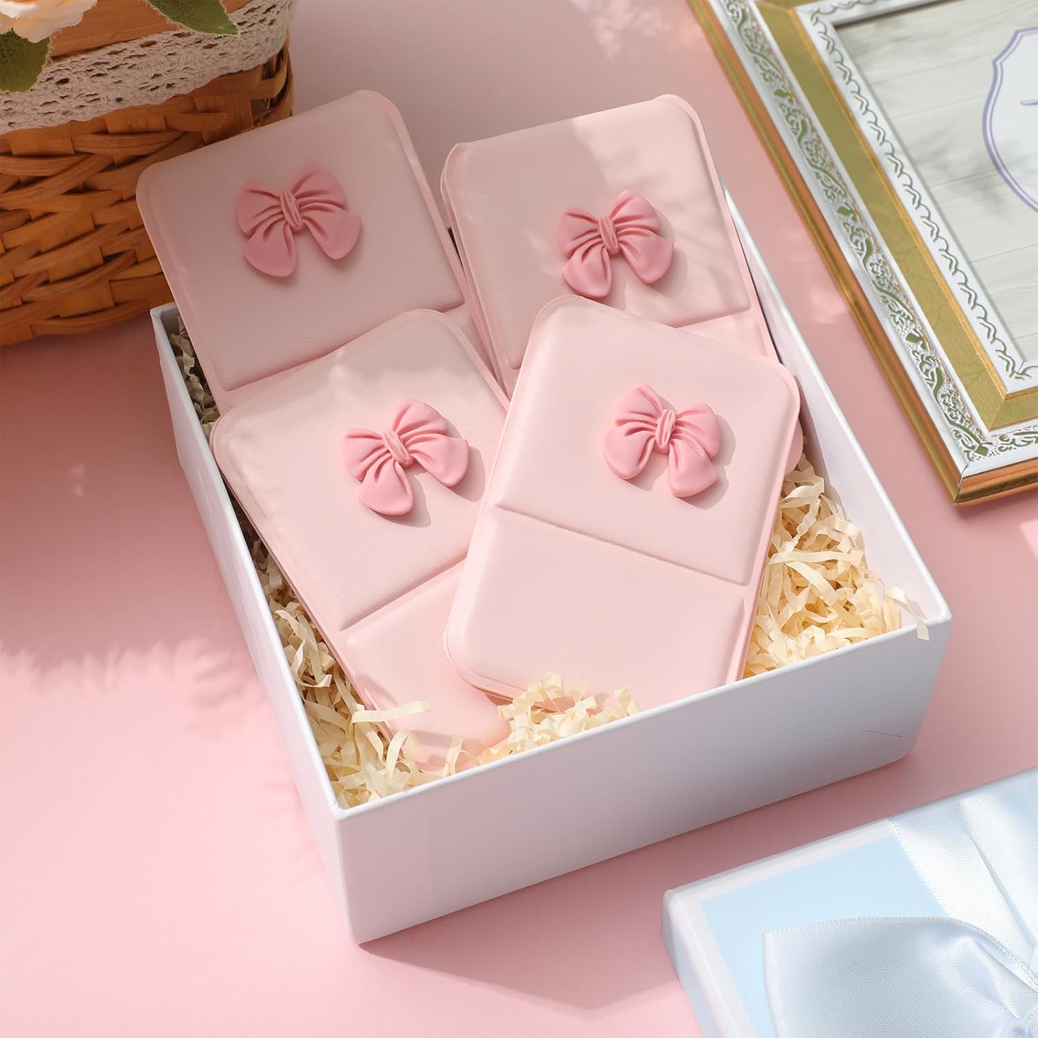 Amyhill 24 Pcs Party Favor Compact Fold Mini Mirror Preppy Bow Gift for Women Birthday Bridal Shower Bachelorette Graduation Party Supplies (Folding,Pink)