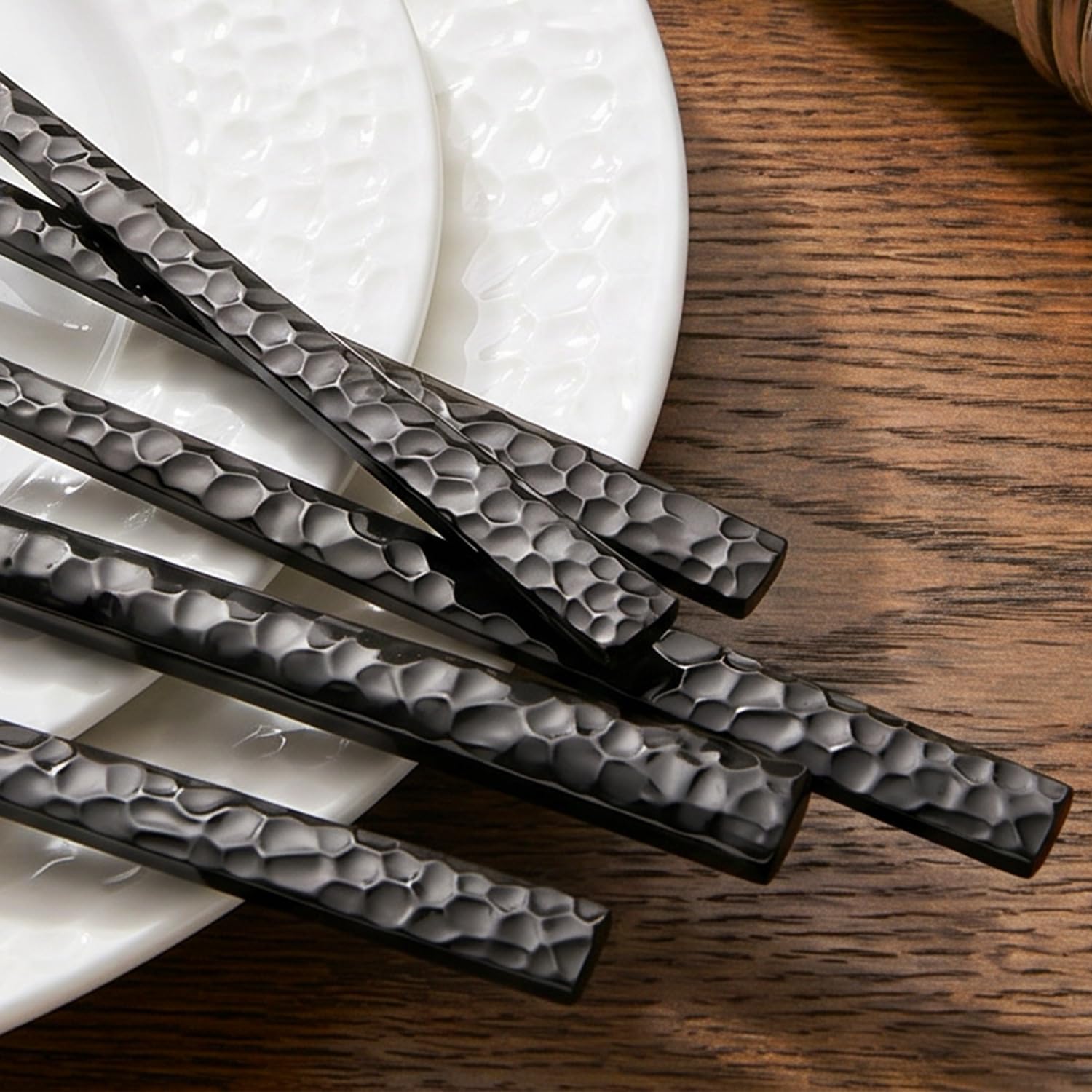 20 Piece Black Silverware Set,18/10 Stainless Steel Hammered Flatware for 4