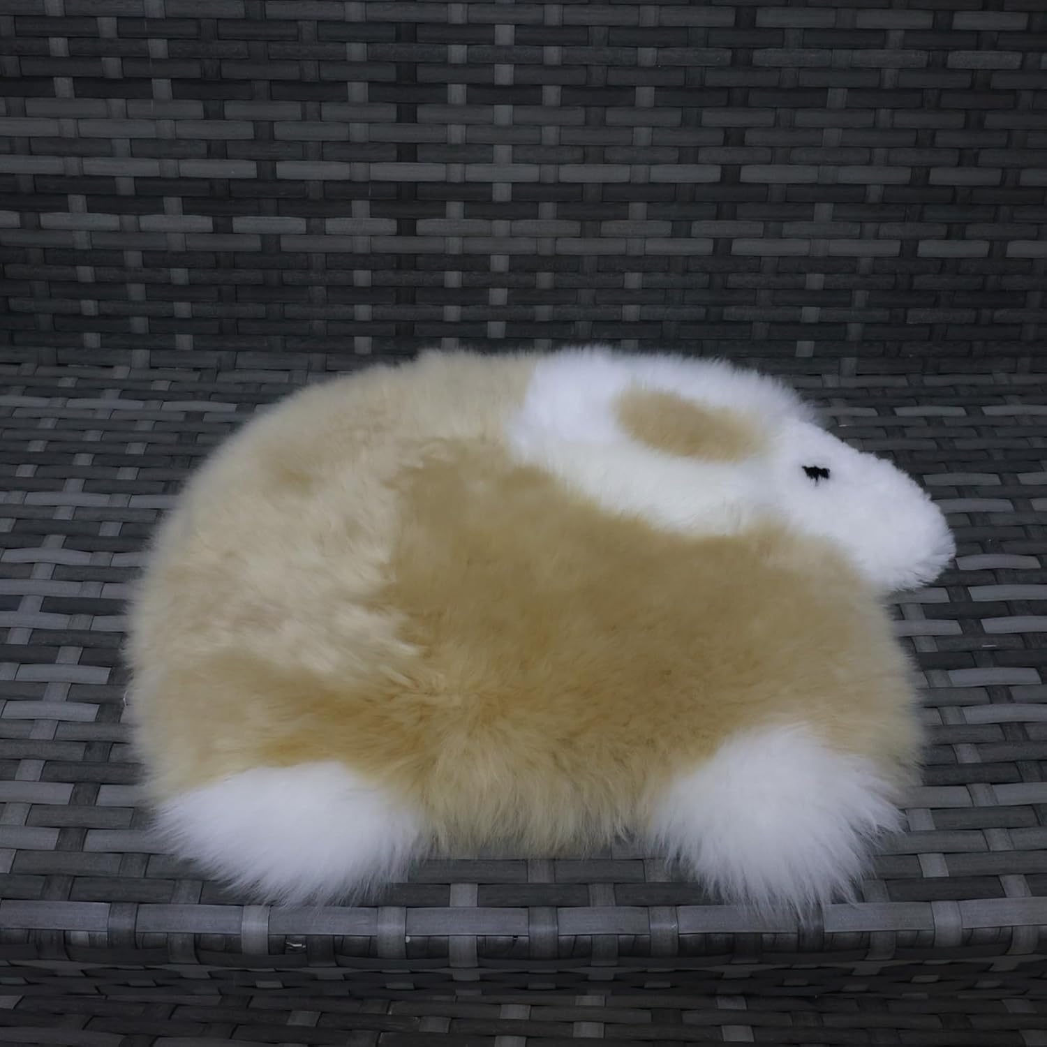 Genuine Sheepskin Chair Pad Anti Slip Design Cute Soft Comfortable for Living Room Sofa Bedroom Dressing Table Dining Table Fur Chair Cushion Car Fur Seat Cushion (1, Honey Brown, 18×14 Inch)