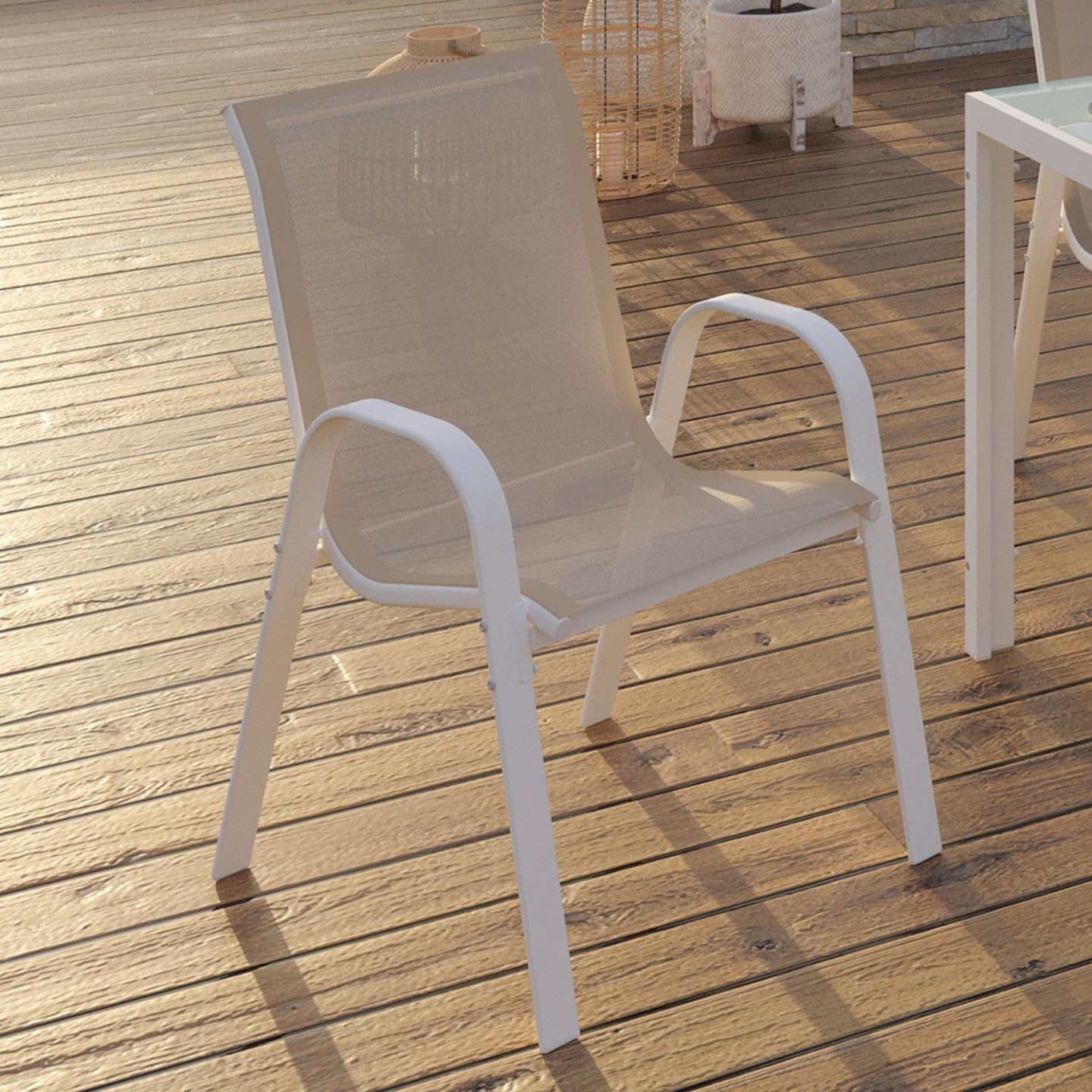 IDMarket - Juego de 4 sillas apilables de jardín LYMA de metal y textileno en blanco y beige