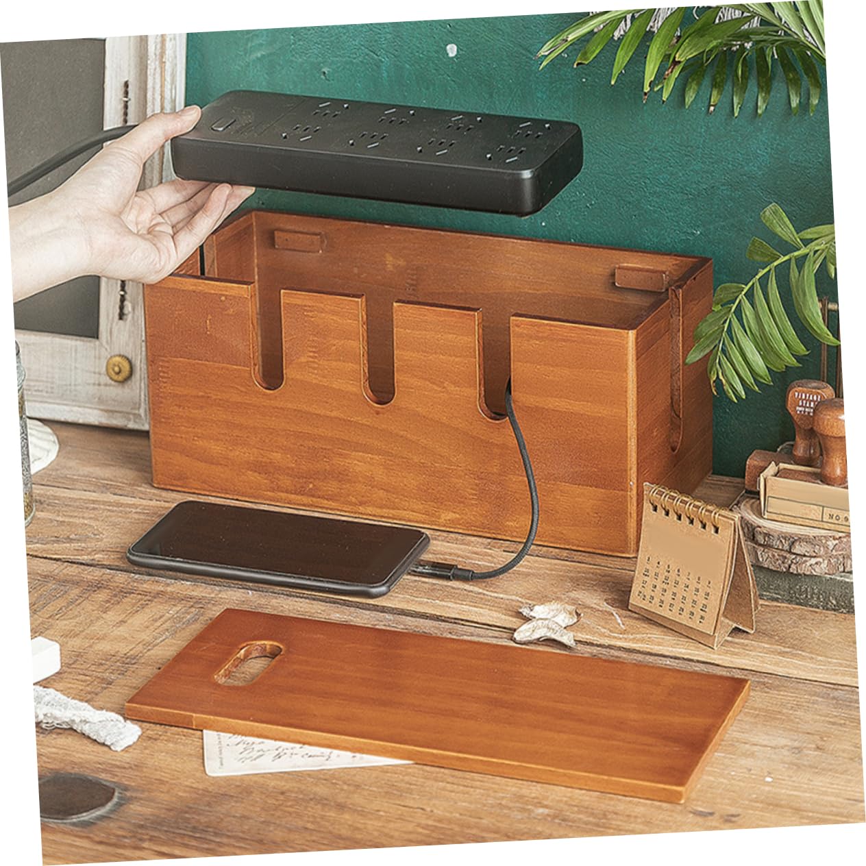 Kabelmanagementbox für Schreibtisch und Kabelordnung | Homeoffice und Büro, Robuste Bauweise, Desktop Organisation mit Sauberer Leitungsführung