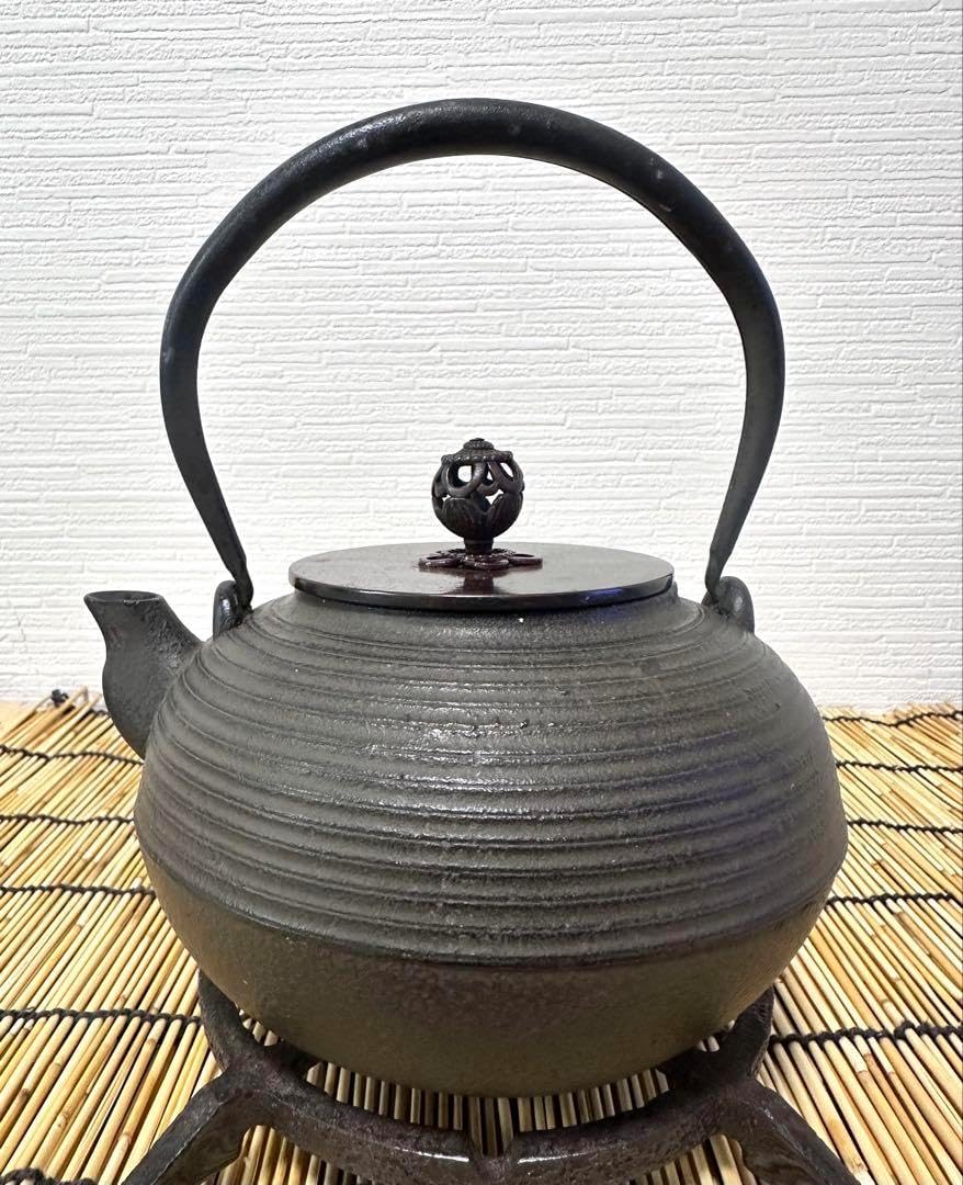 未使用 茶道具 桑 置炉 炉 置炉用炭型電熱器 釜師閑浄造 筒釜3点セット共箱 美術品・アンティーク・コレクション 未使用 茶道具 桑 置炉 炉 置炉用