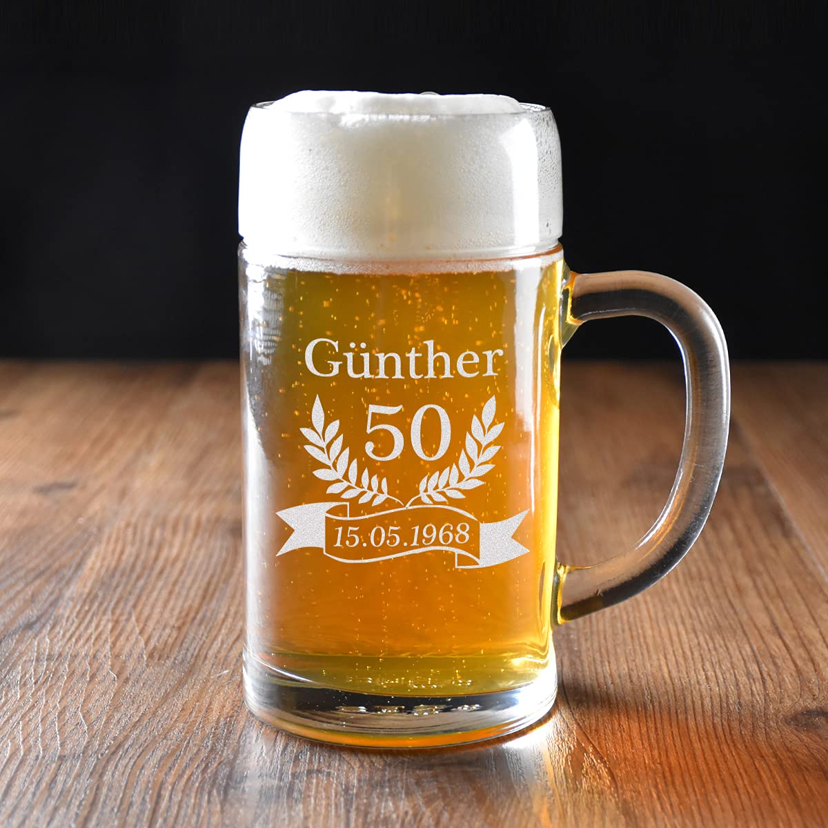 polar-effekt Bierkrug mit Wunschgravur - Maßkrug 1000 ml für Biertrinker - Oktoberfest und Bayern Klassiker - Weizenbierglas - für echte Männer - Geburtstag, Weihnachten - Motiv Jubiläum Ähren