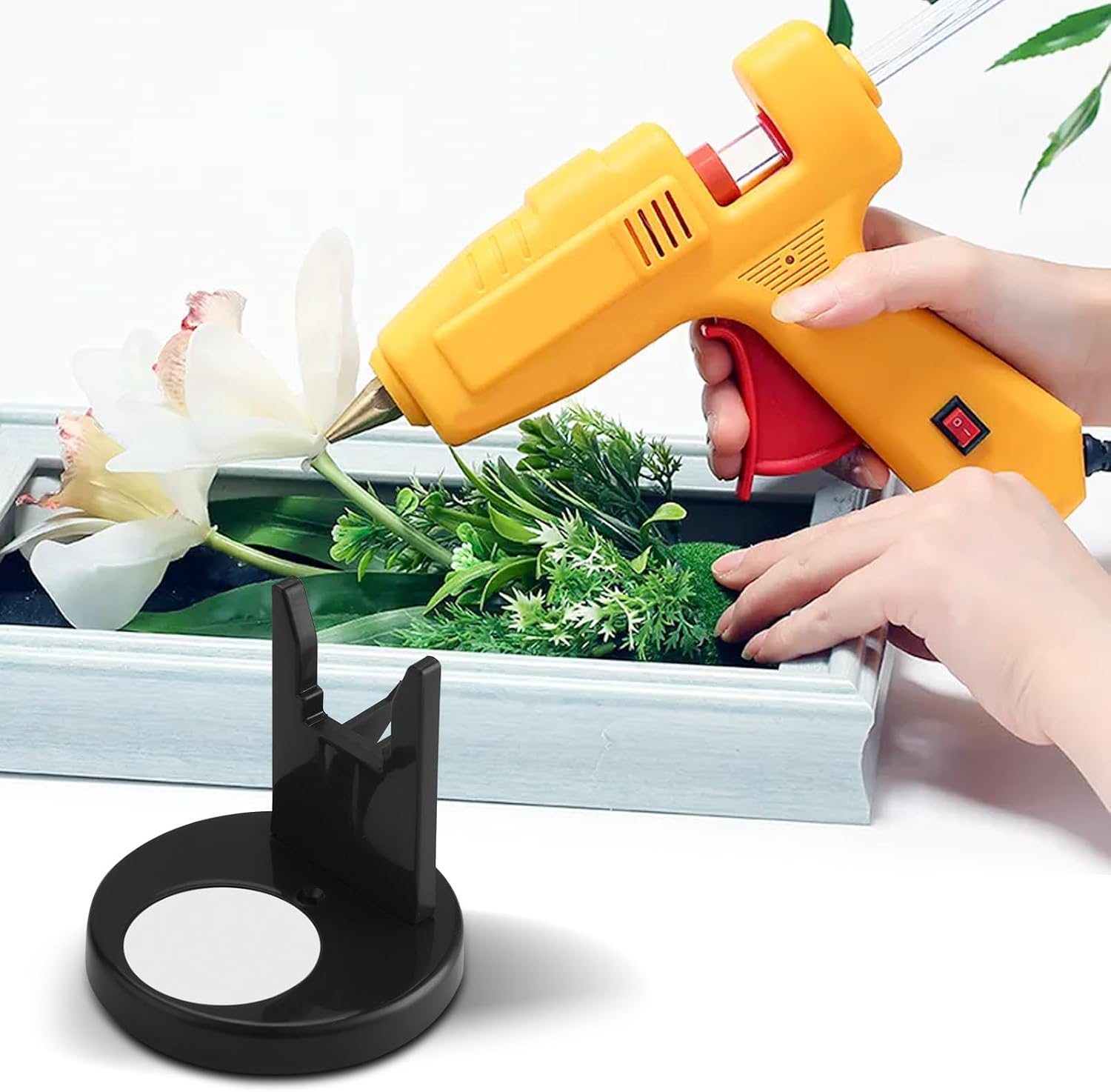 Plastic Hot Melt Glue Gun Stand，Glue Gun Handy Stand ‎4PCS, Include Non-Stick Glue Gun Pad,for Various DIY Crafts, Home Decoration (4 Color)