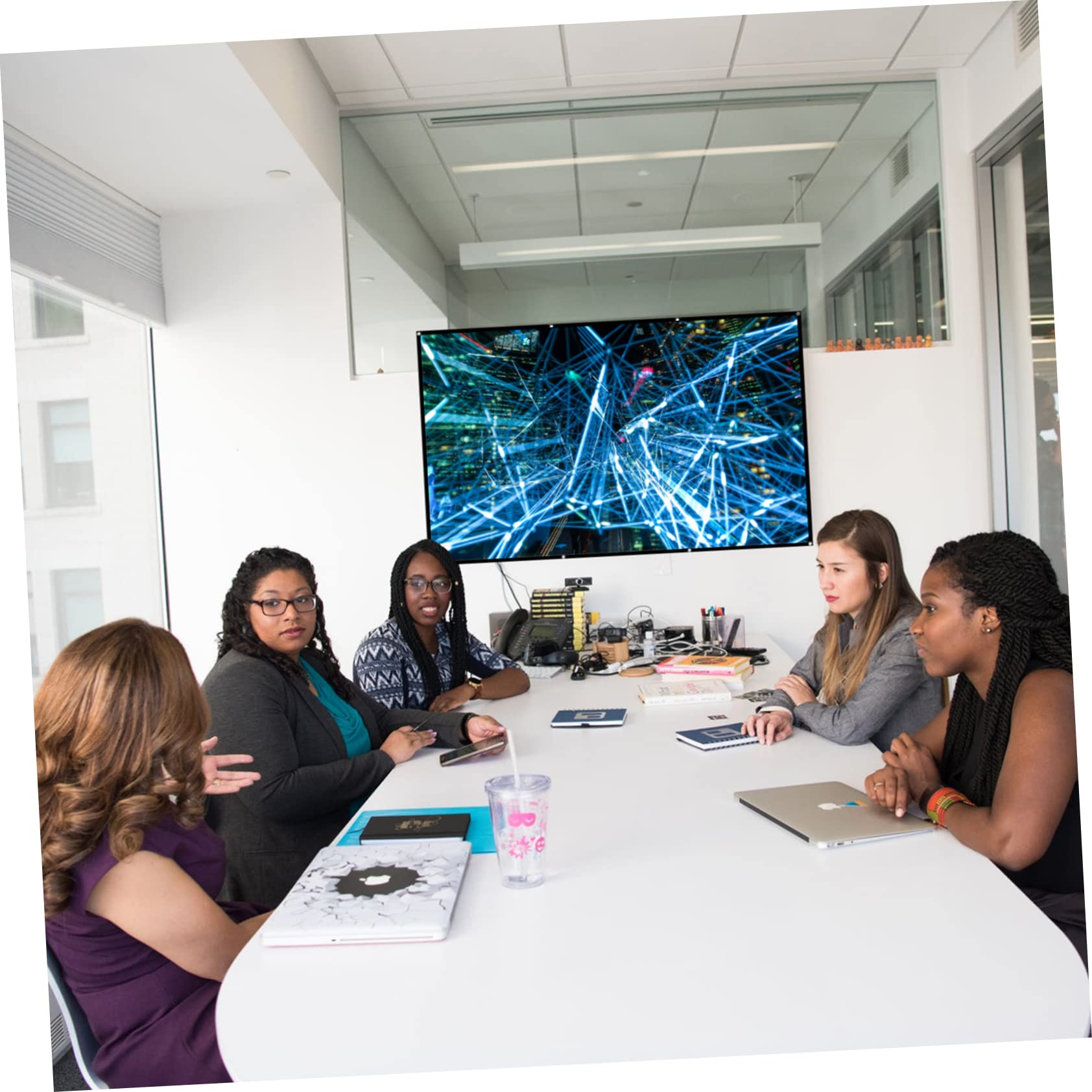 OKUMEYR 1Pc Portable Projection Screen Outdoor Indoor Cinema Cloth for Home Theater Events Weddings Easy to Carry Wrinkle Design