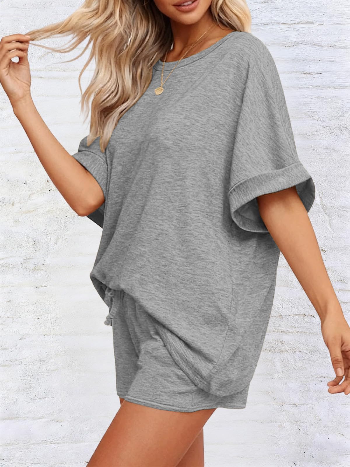 Ensemble Femme 2 Pièces Décontracté Haut Manches Courtes Col Rond et Short avec Poches Ete Survêtement Ensemble Casual Outfit