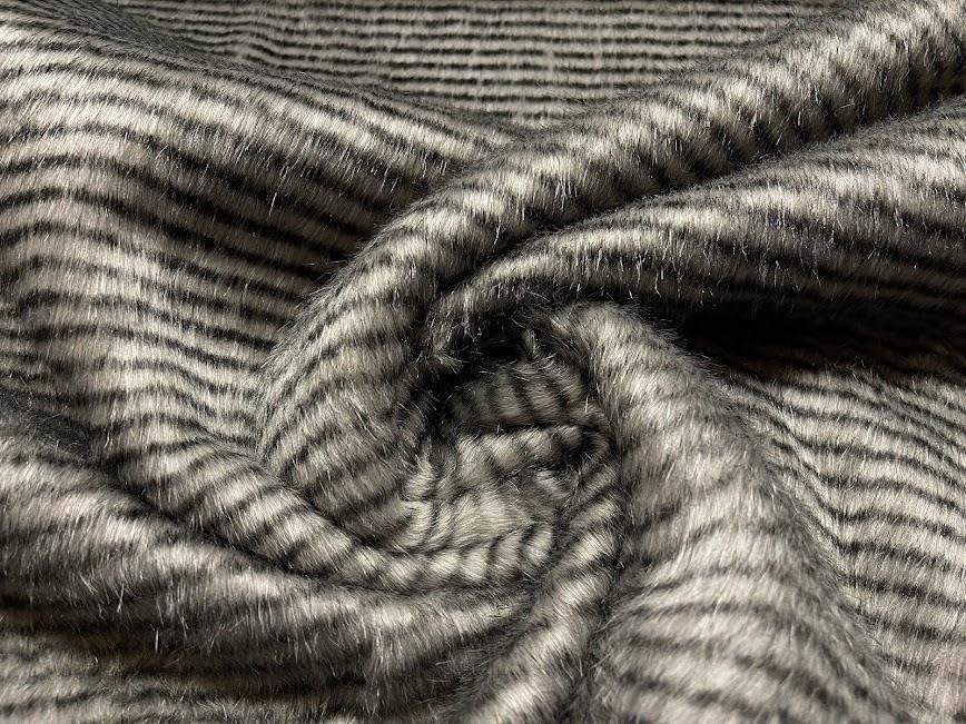 Tissu raton laveur gris argenté fausse fourrure 5m plaid cocooning