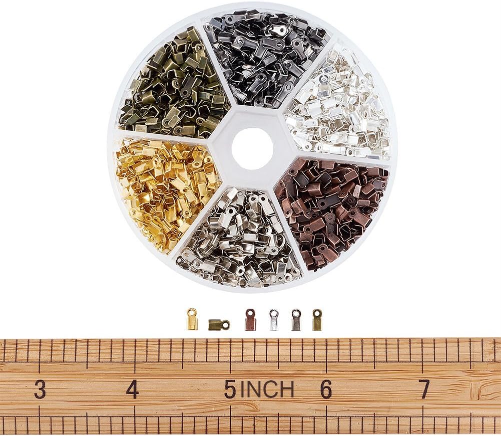 FASHEWELRY 1380Pcs Iron Folding Crimp Ends 6x3x2.3mm Cord Ends Terminators Crimp End Tips Bookmark Pinch Clamp Cord Ends Fasteners Clasp for DIY Jewelry Making (Mixed Color)