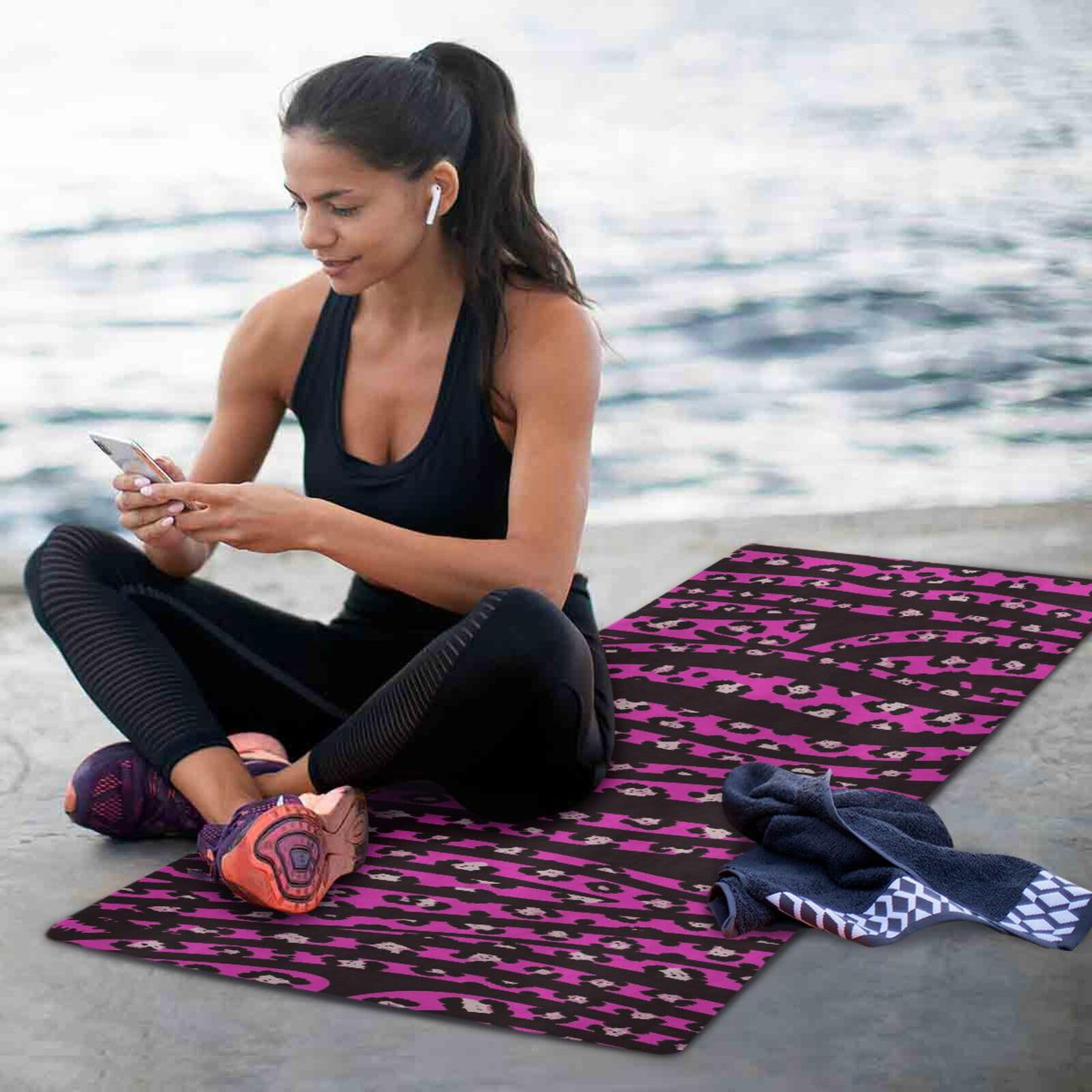 Esterilla de yoga portátil con estampado de cebras estéticas y rosas de leopardo de 1 mm de grosor para el hogar, antideslizante, con bolsa para ejercicio, 180 x 66 cm