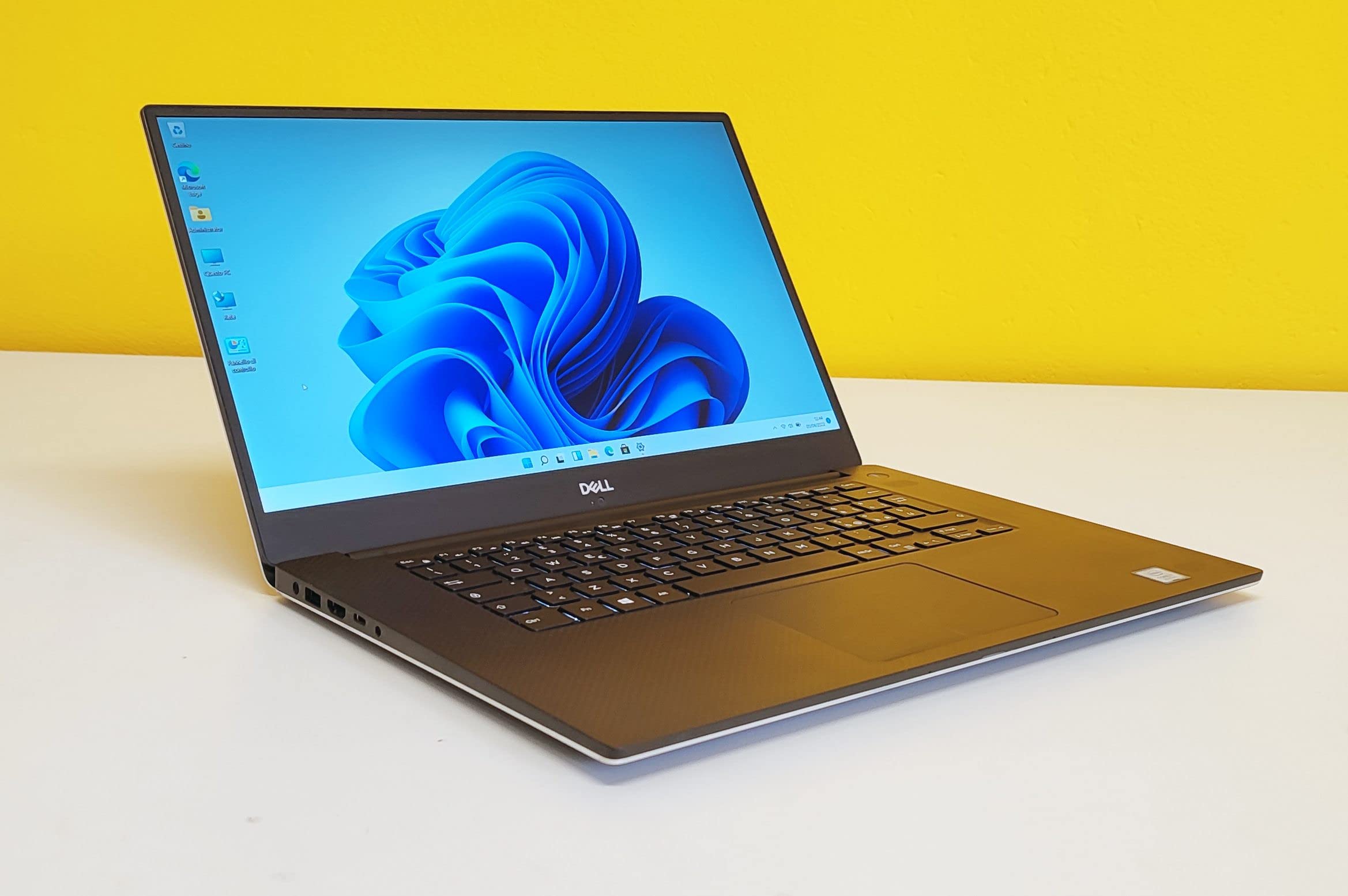 DELL Precision 5530 Notebook Workstation 15.6″ FHD IPS | Intel