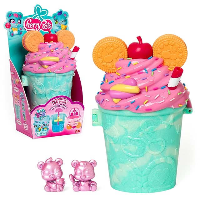 Cherry Pets – Smoothie Fun Park Bear Twins. Casita con Parque de Atracciones en Forma de Smoothie: Incluye 1 Smoothie, 2 Figuras exclusivas “Color Reveal” y 3 Accesorios