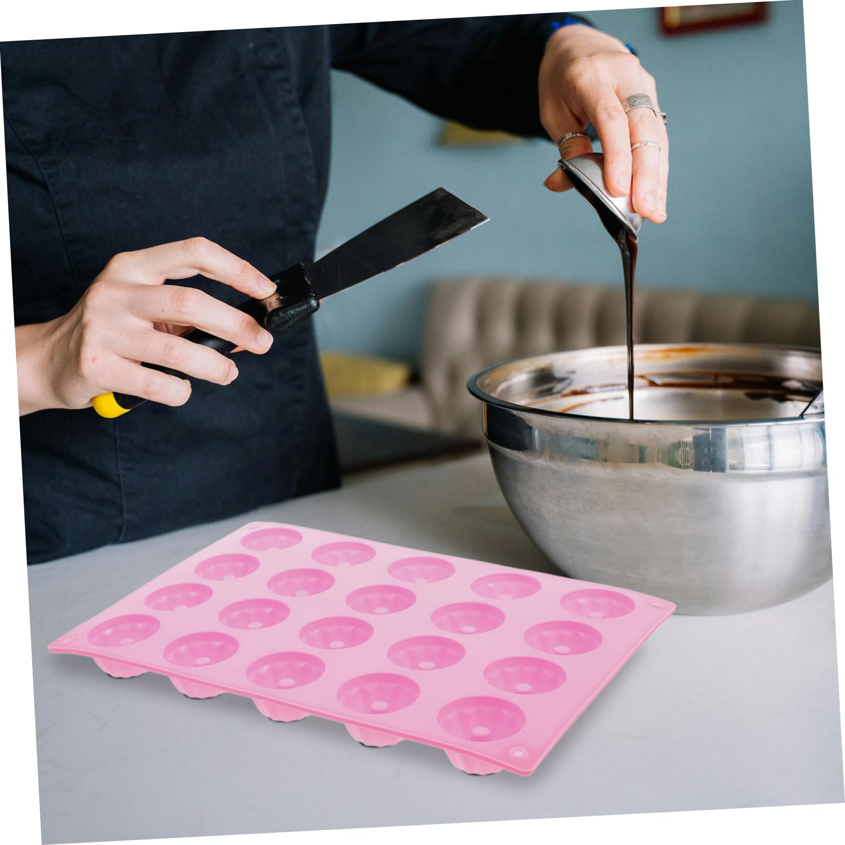 Abaodam Silikon Kuchenform mit 20 Mulden Backwerkzeug Ofenfeste Form für Kuchen Muffins und Pralinen