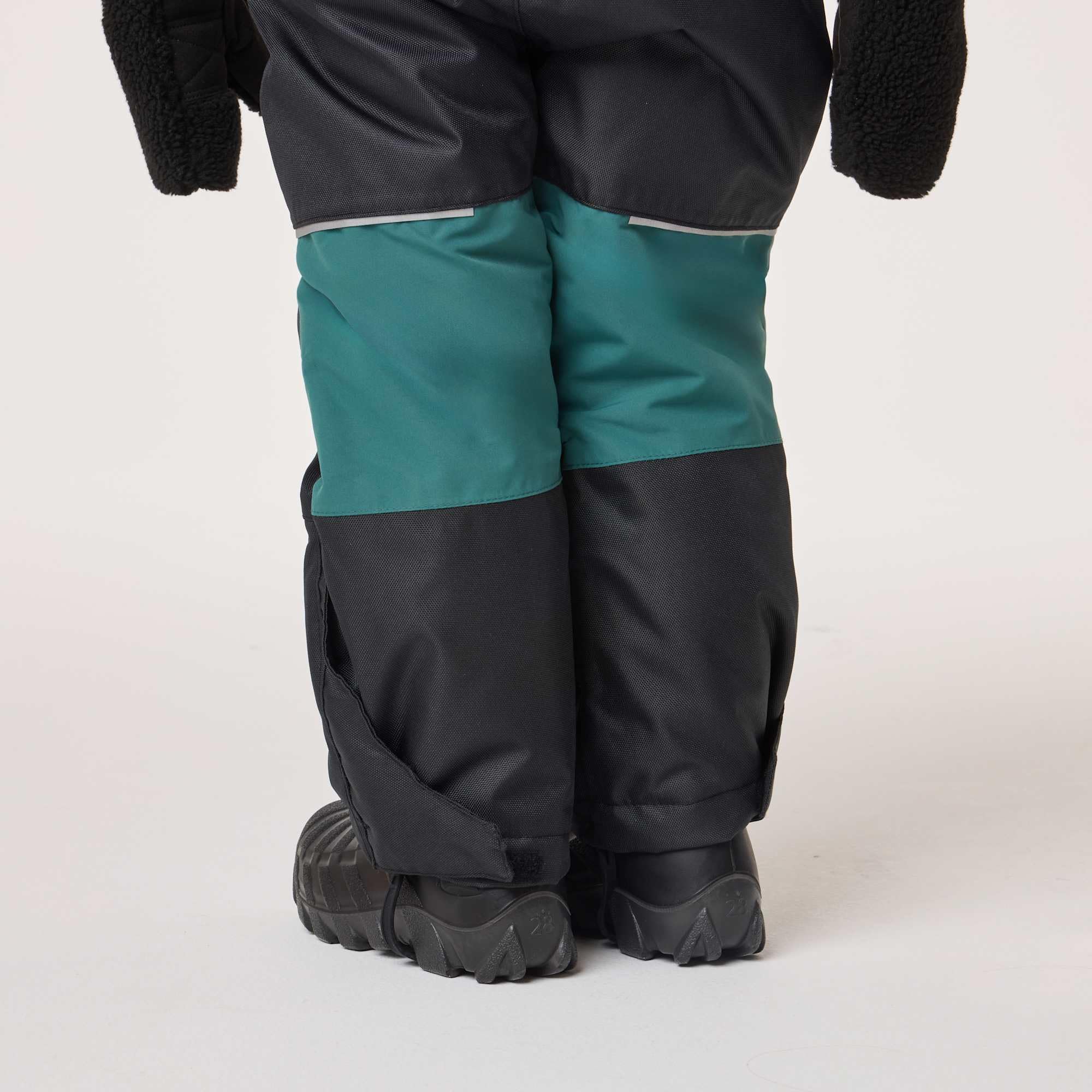 X-trail Winter Overall Combinaison d'Hiver Mixte Enfant avec Capuche Amovible, Imperméable 10000mm, Pare-Neige Ajustable