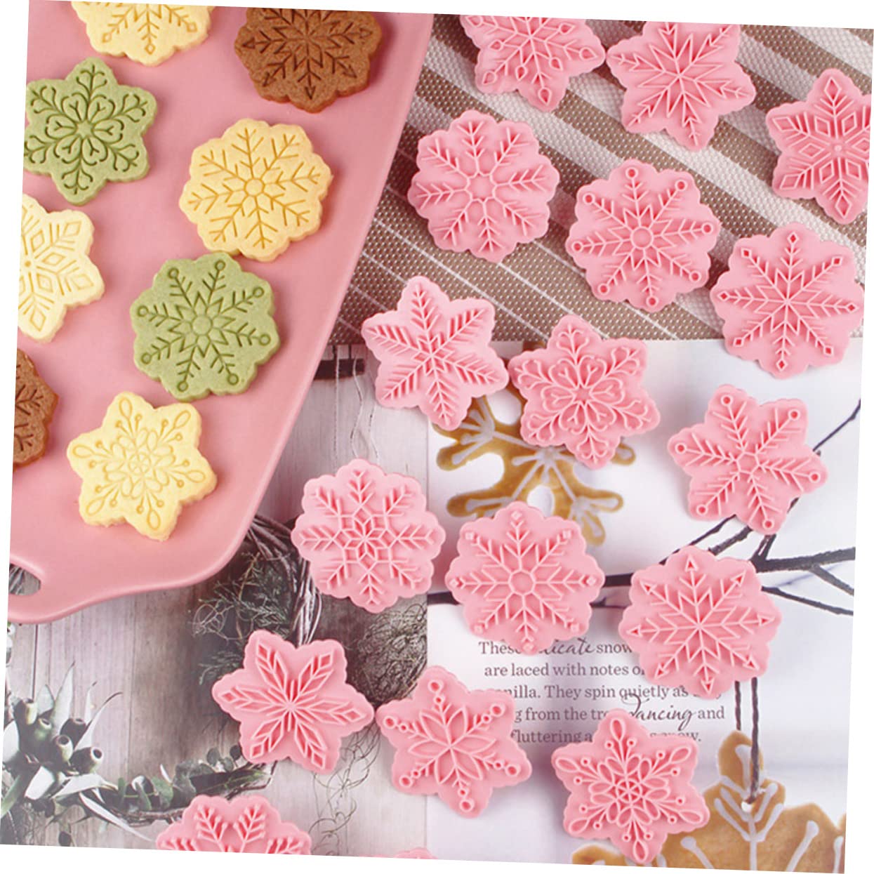 Cabilock 4 Sätze Schneeflocken Schablone Kekspresse Kleine Weihnachts Keksausstecher Keksausstecher Aufpressform Für Gebäck Süße Form Kekspresse Rentier Keks 18 Stück * 4
