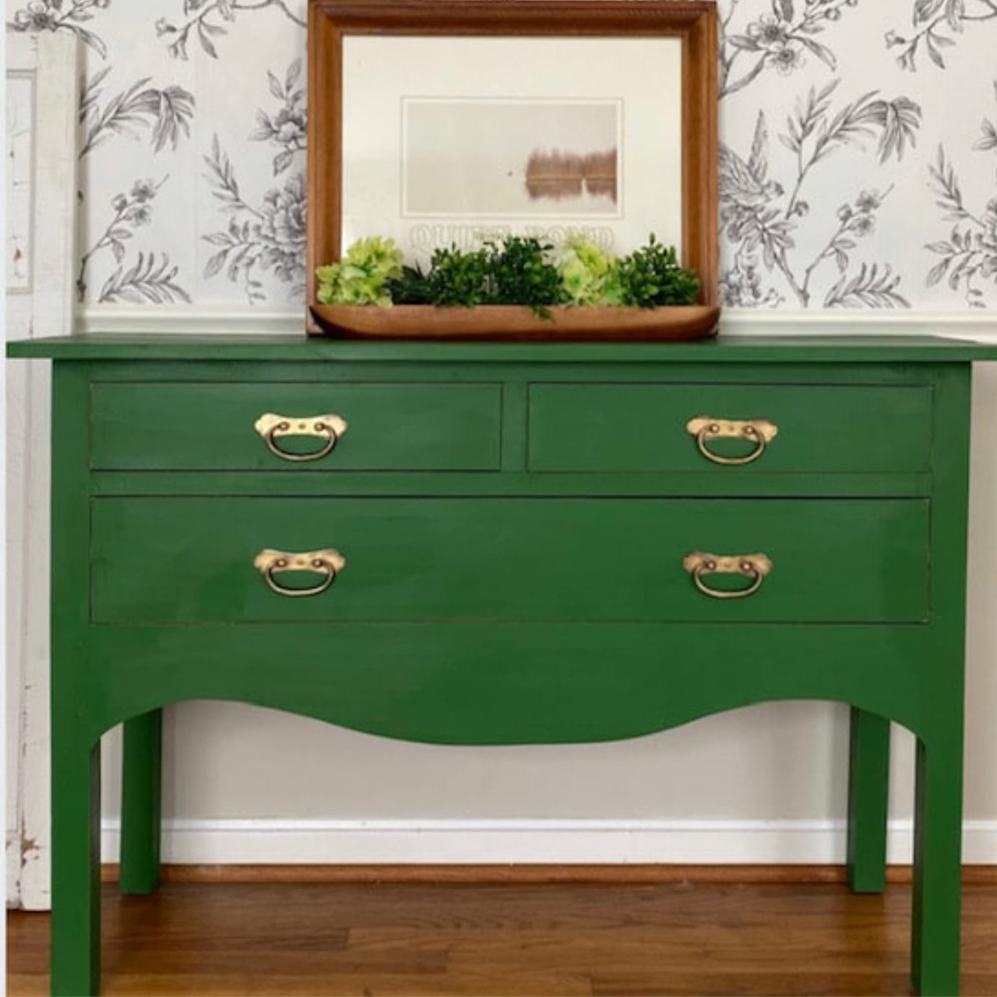 Dixie Belle Paint Company Chalk Finish Furniture Paint - Evergreen (8oz) -  Matte Bold Green Chic Chalk Mineral DIY Furniture Paint - Amazon.com
