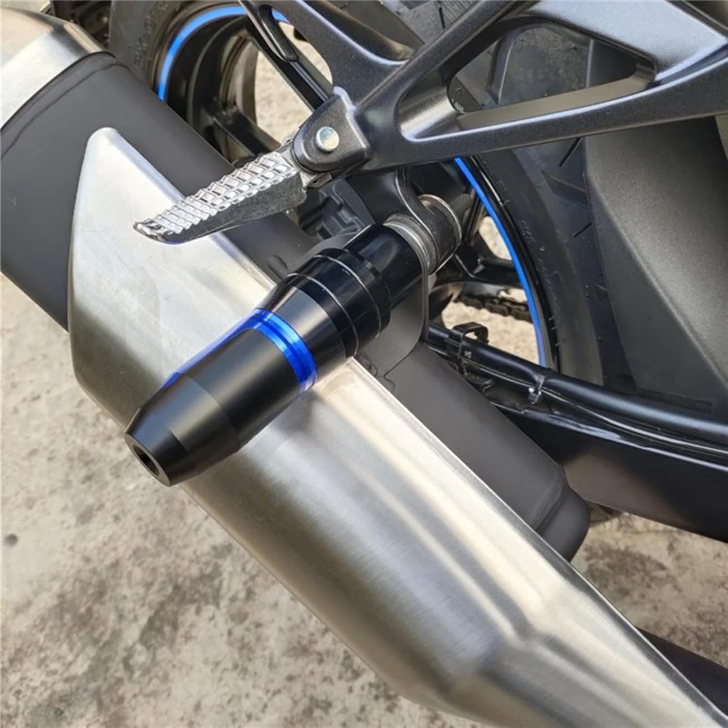 Suitable for CB750, HORNET 750, Hornet 750, cb750, and 2025 motorcycle frame crash pads, engine block sliders, anti-drop bars, exhaust pipes, and other motorcycle accessories. (Black)