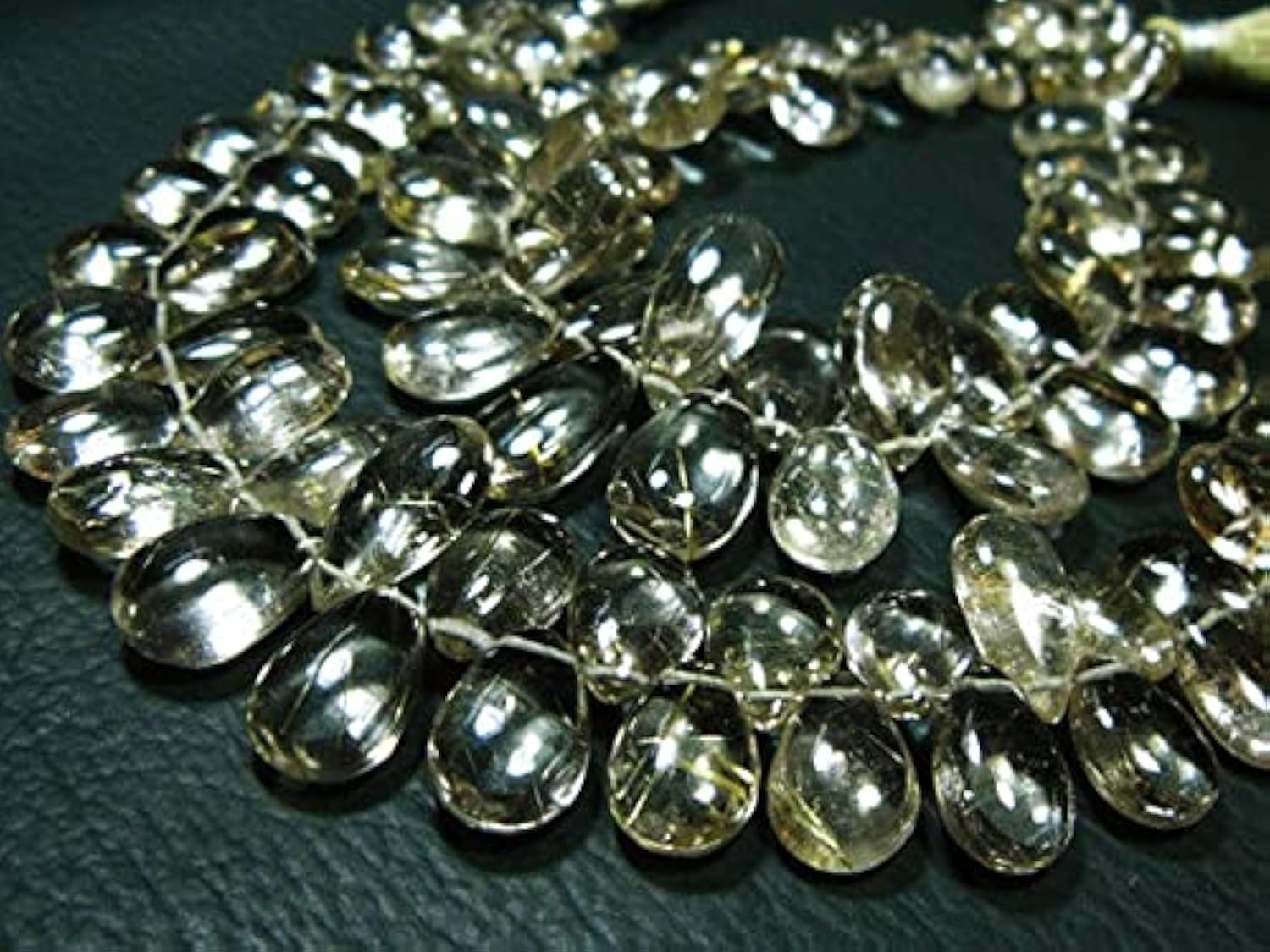 Quartz rutile doré perle naturelle poire briolette pour fabrication de bijoux artisanaux