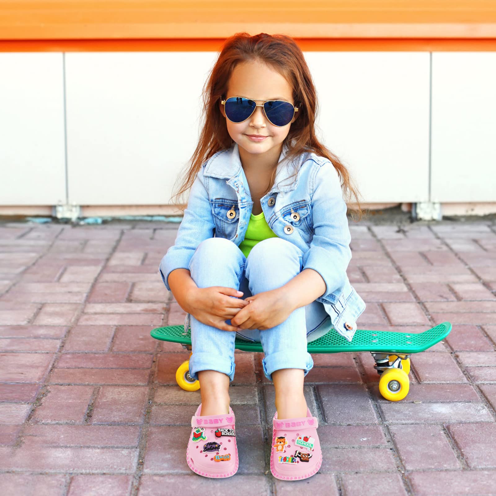30PCS Adornos de Zapatos de Vida Escolar, Back to School Encantos de Zapatos, Lindo PVC Decoración para Clog Sandals, Favores de Fiesta Regalo de Graduación para Niñas Niños Mujeres Hombres