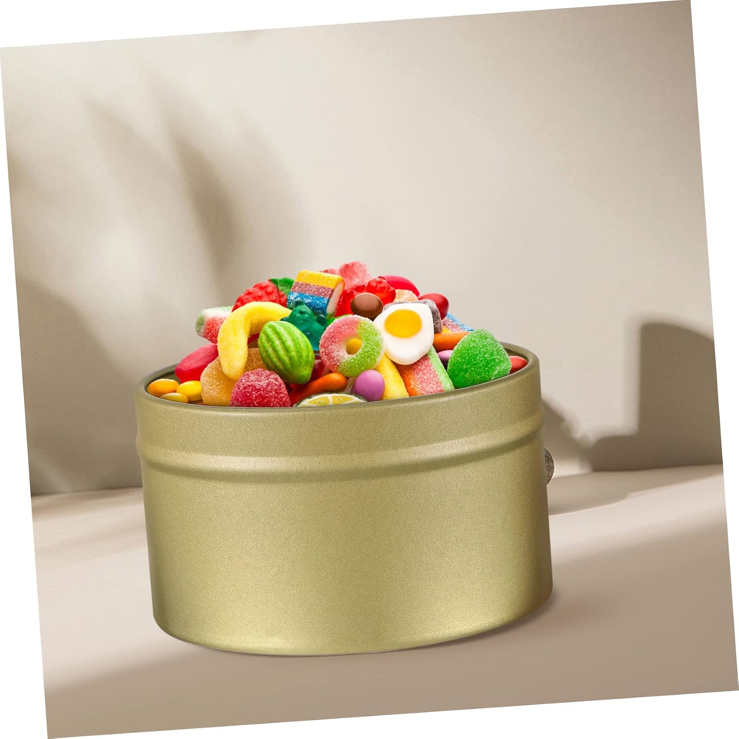 Homoyoyo 16pcs Candle Jars Set Small Versatile Storage Tins for Candle Making Tea and Crafts Screw Lids Airtight Lightweight for Easy Use