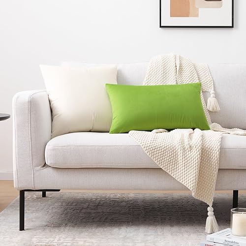 Miniatura 4 de Mixhug - Fundas de almohada decorativas de terciopelo, fundas cuadradas de cojín para sofá y cama, juego de 2 fundas color crema, 18 x 18 pulgadas