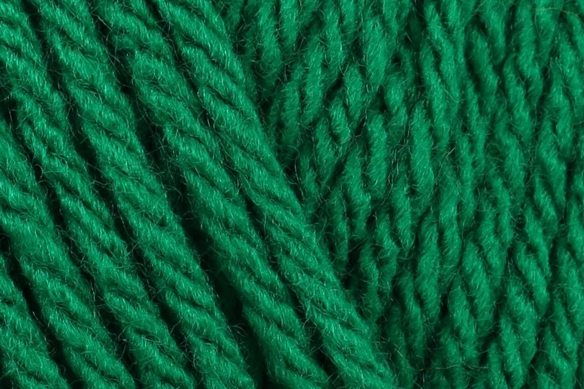 Sirdar Hayfield Bonus Chunky Crochet Yarn, 100% Acrylic Soft Knitting Wool for Cardigans, Jumpers, Sweaters, Ponchos and Capes - 100g Ball - Emerald (916) - Single (1 Ball)