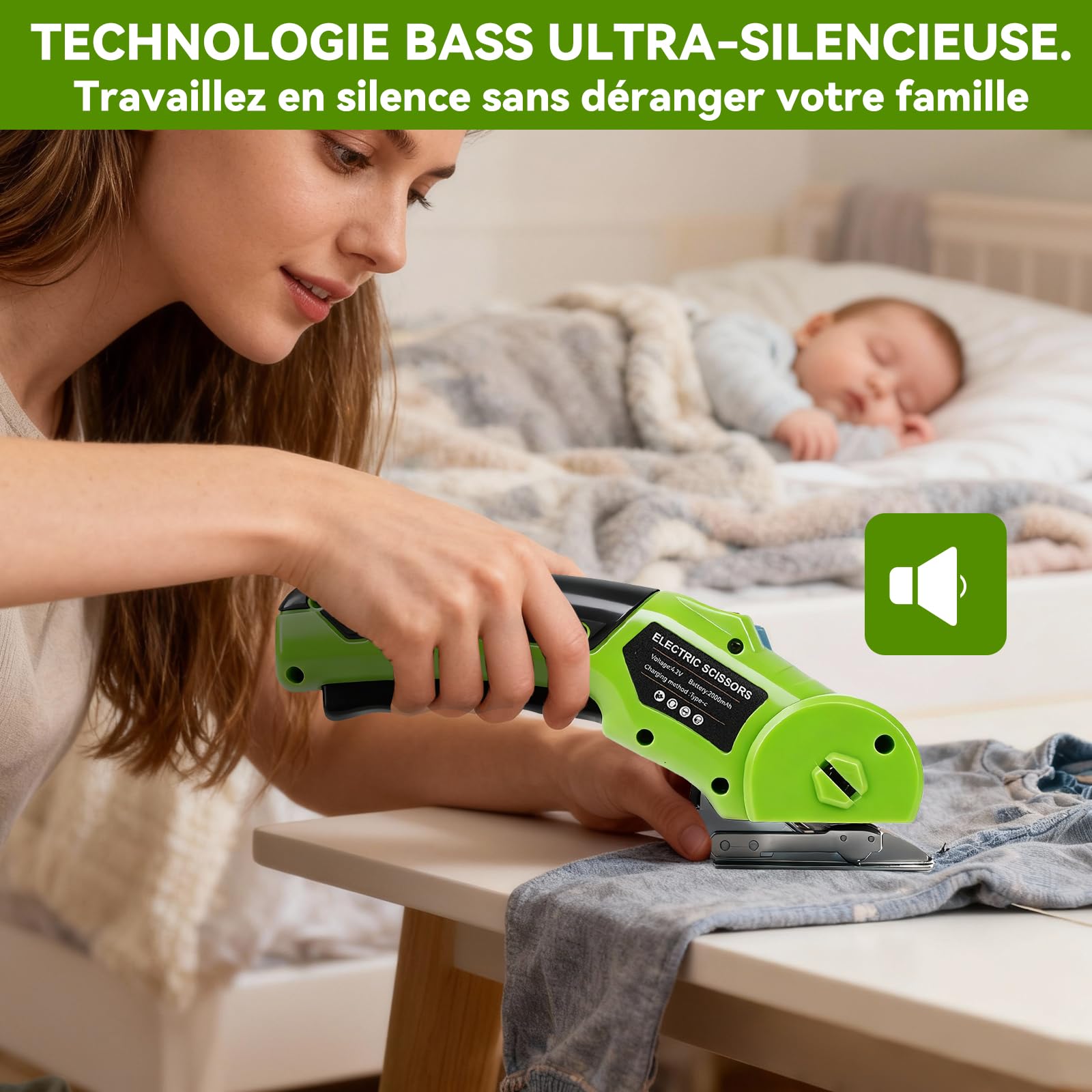Ciseaux Electrique Tissu Couture, 4,2 V Ciseaux Électriques Sans Fil universelle Avec batterie de 2000 mAh et 2 lames pour papier, carton, tapis, cuir, feutre