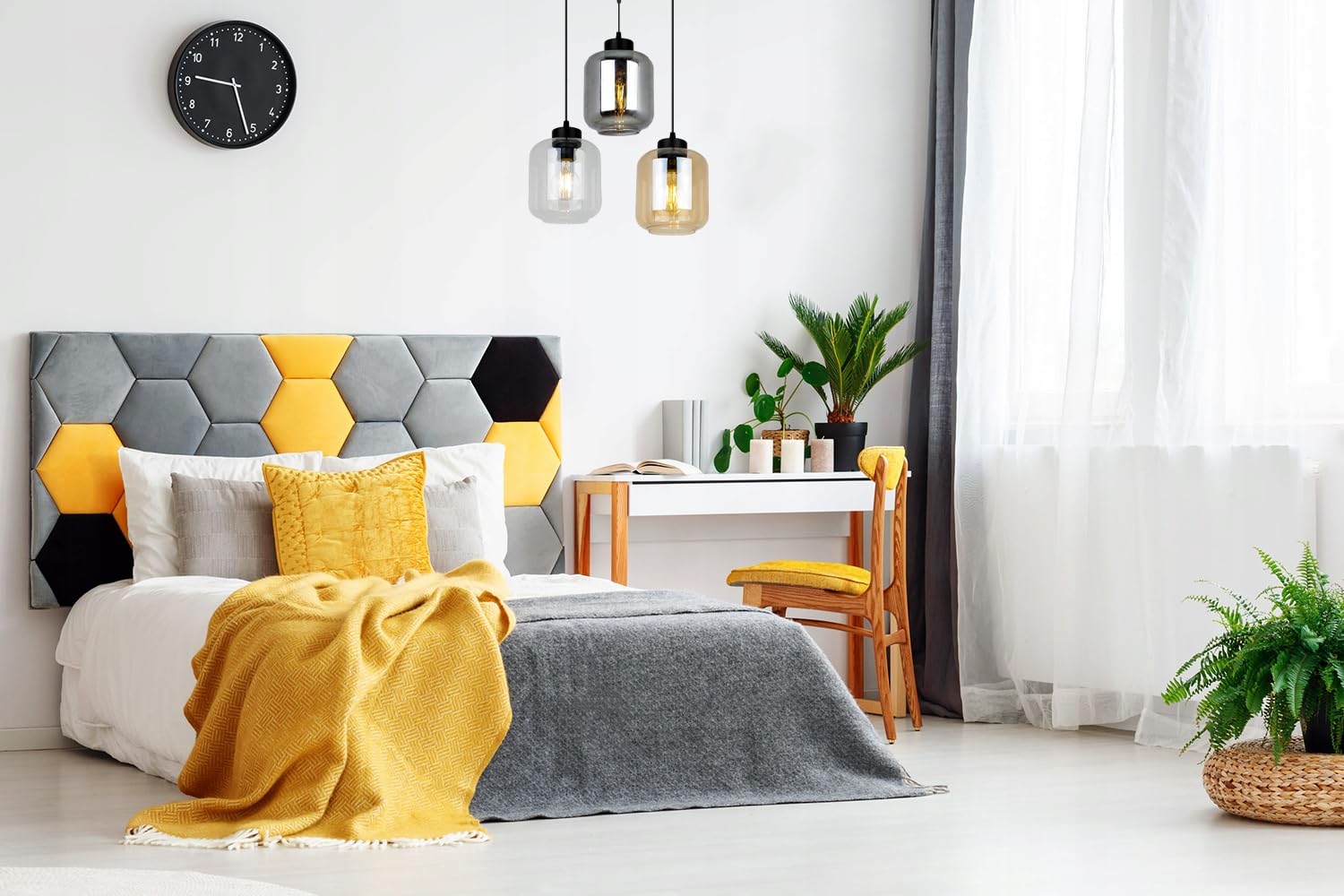 Plafonnier suspendu Novalja Light-Home - Lustre de plafond pour chambre salon et cuisine style industriel loft moderne 3x E27 - Abat-jour en verre mix incolore miel gris - base noire