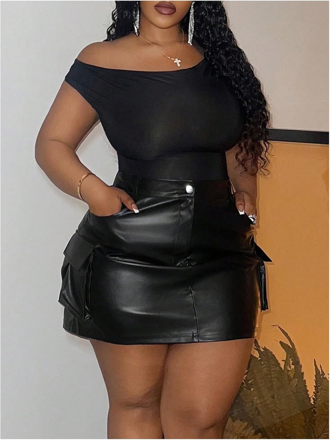 WDIRARA Women's Plus Size PU Leather Mini Skirt High Waisted Flap Pocket Cargo Skirt - Image 3