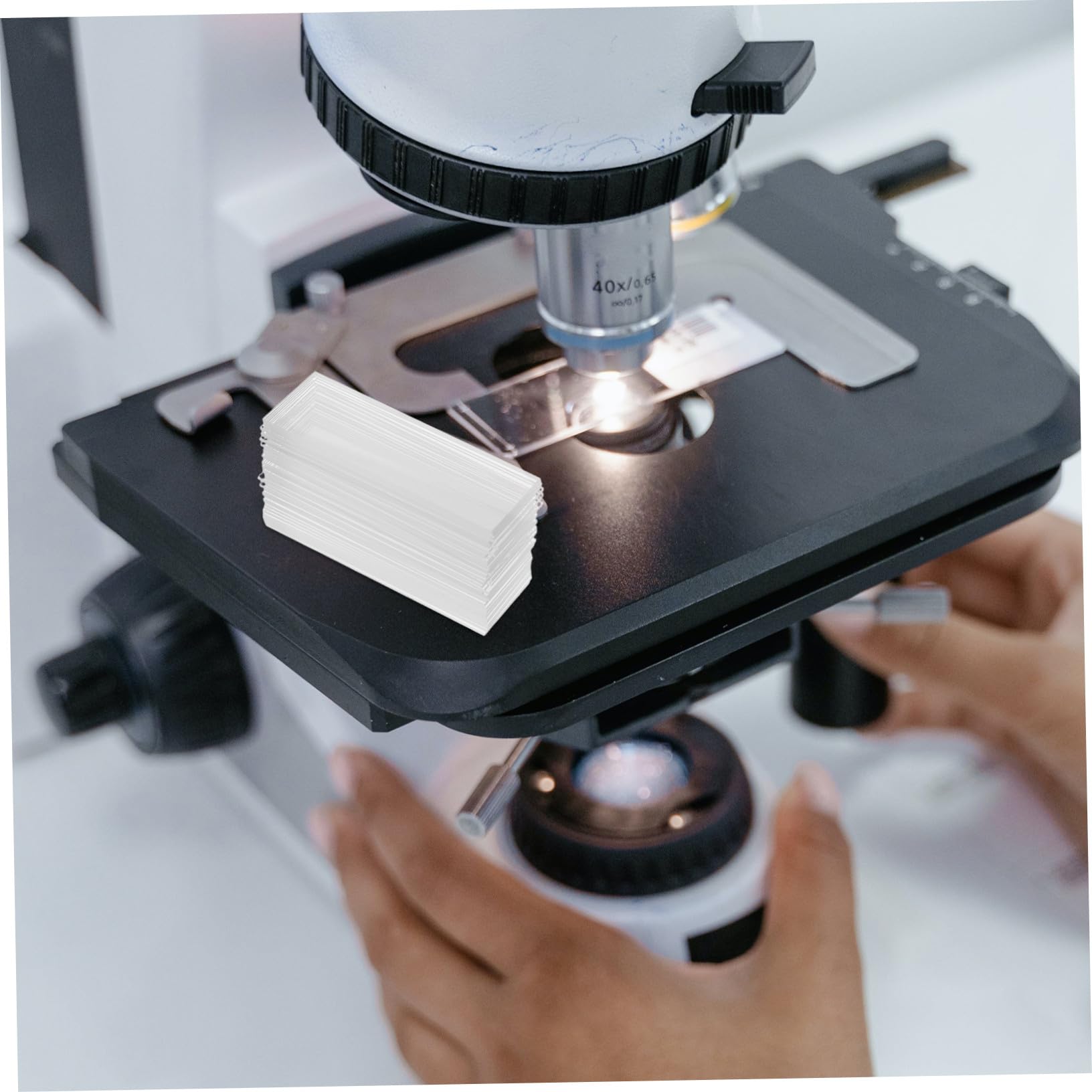 Didiseaon 200 Pezzi Vetrini per Microscopio in Vetro Ottico Trasparente Pre-puliti Resistenti Chimicamente per Analisi Scientifiche e Biomediche per Studenti e Laboratori