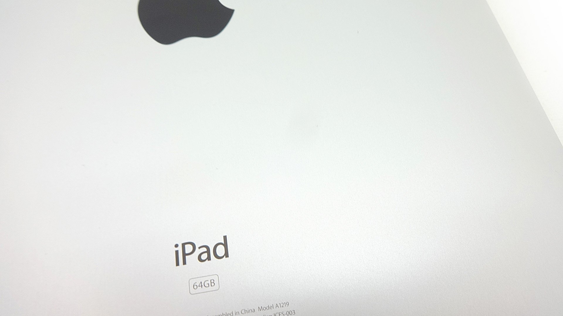 Apple iPad (First Generation) MB294LL/A Tablet (64GB, Wifi