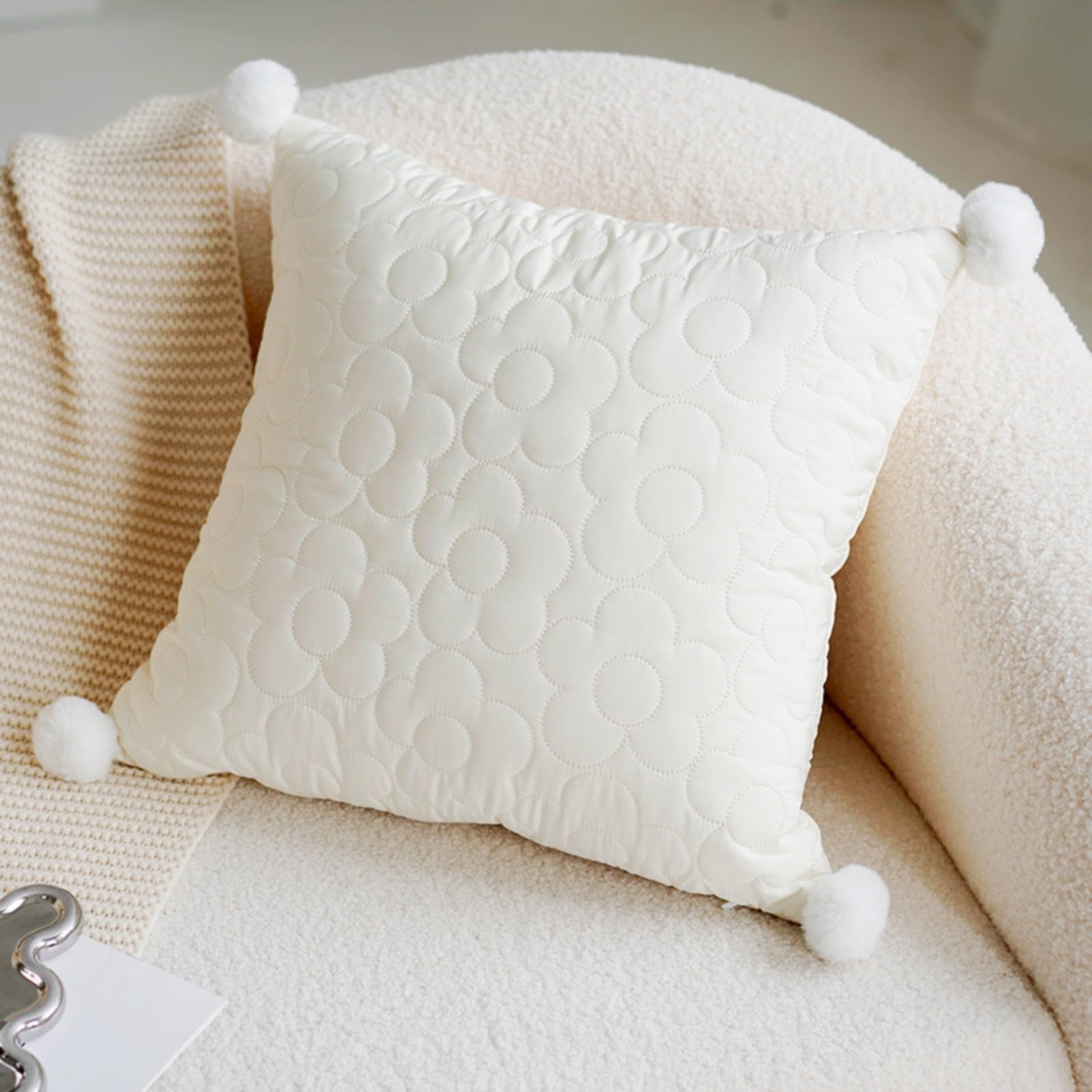 Housse de coussin douce pour apaiser votre dos et embellir un canapé ancien
