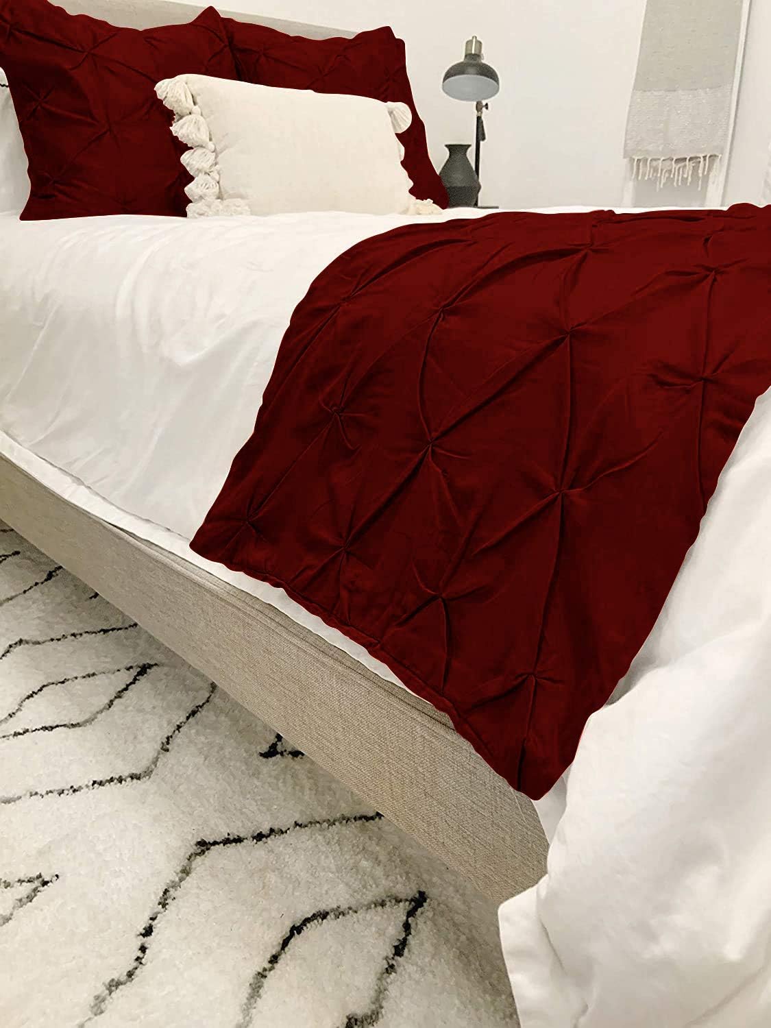 800 Thread Count Pinch Pleated Bed Runner 1 Pieces Solid 100% Egyptian Cotton Soft Fade-Resistant Easy Care Decorative Bed Scarf