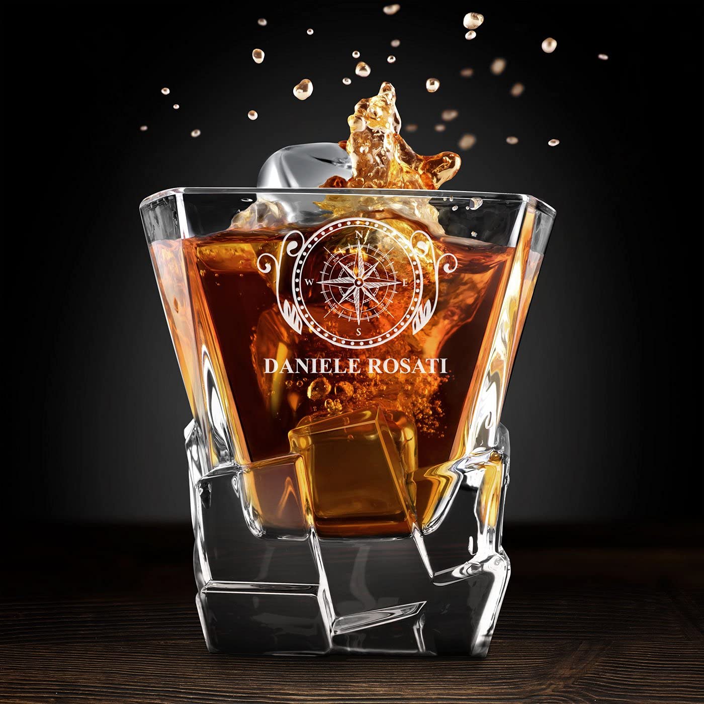 Maverton Set di Pietre da Whisky - in un cofanetto personalizzato - 8 cubetti di ghiaccio + 2 bicchieri con incisione - riutilizzabili - in granito - regalo uomo - bussola