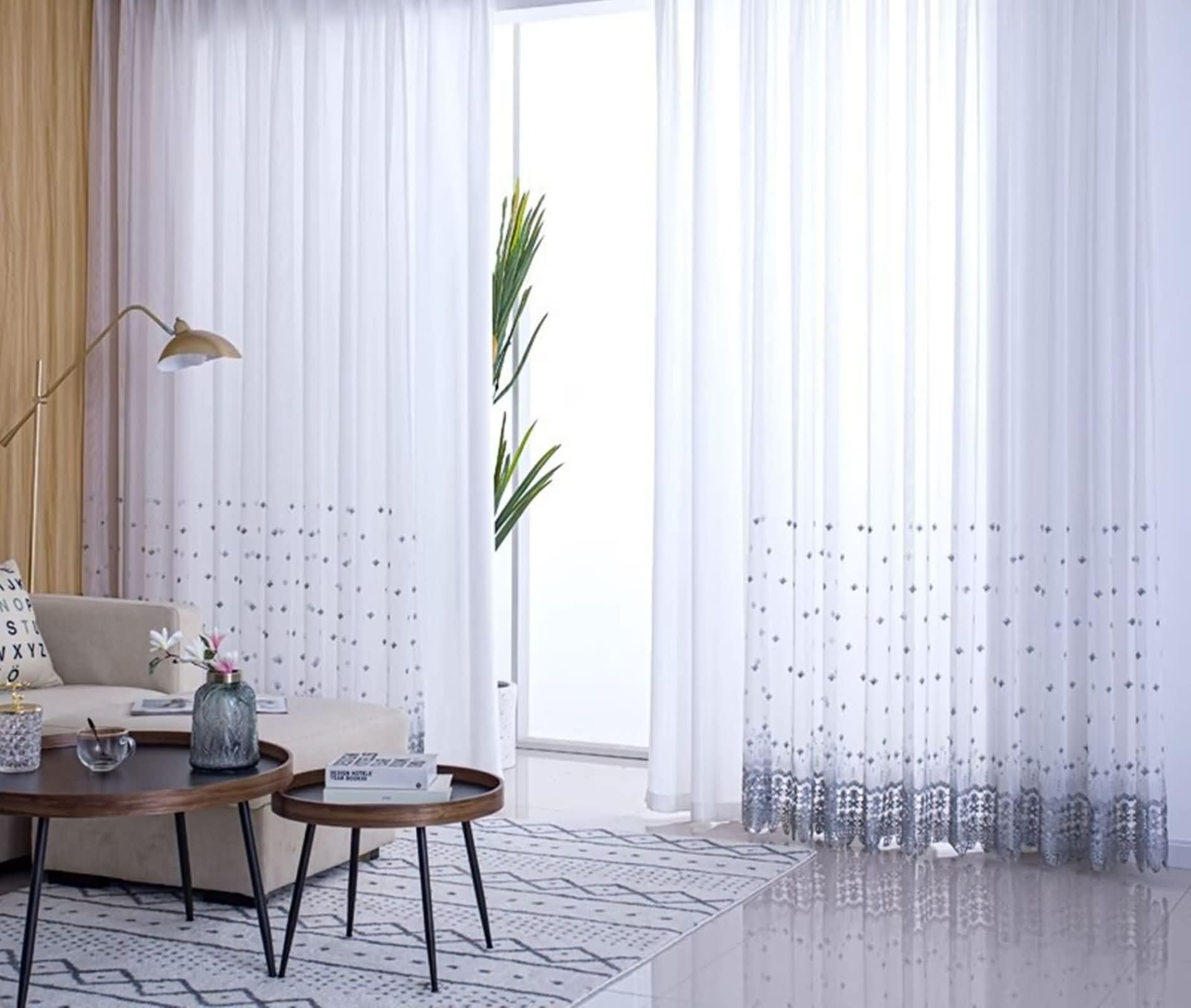 Cortinas grises premium de algodón y poliéster con encaje selecto, juego de 2 piezas