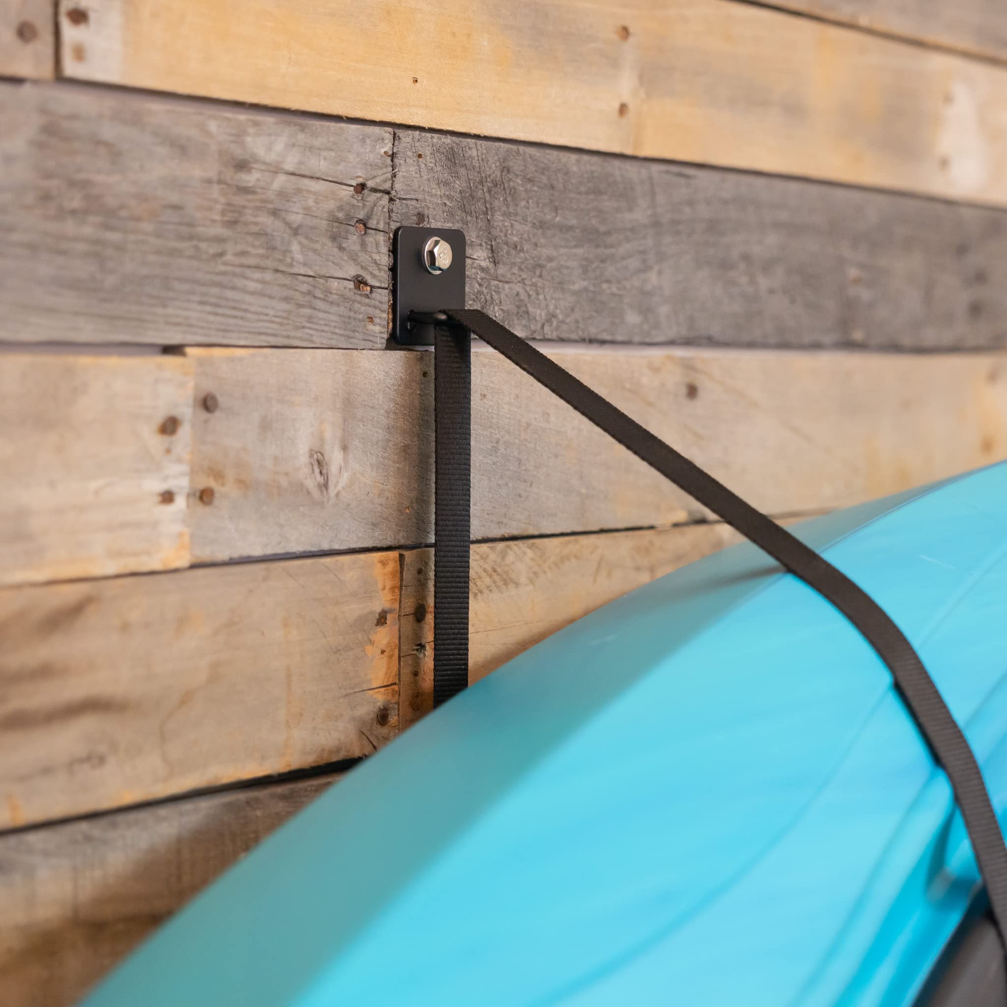 StoreYourBoard Roanoke Kajak-Aufbewahrungsregal, hält 45,4 kg, Kajak-Wandhalterungshaken, Kajakständer für Garage, platzsparender Innen-Kajakhalter, massiver Stahl, Schutzpolster