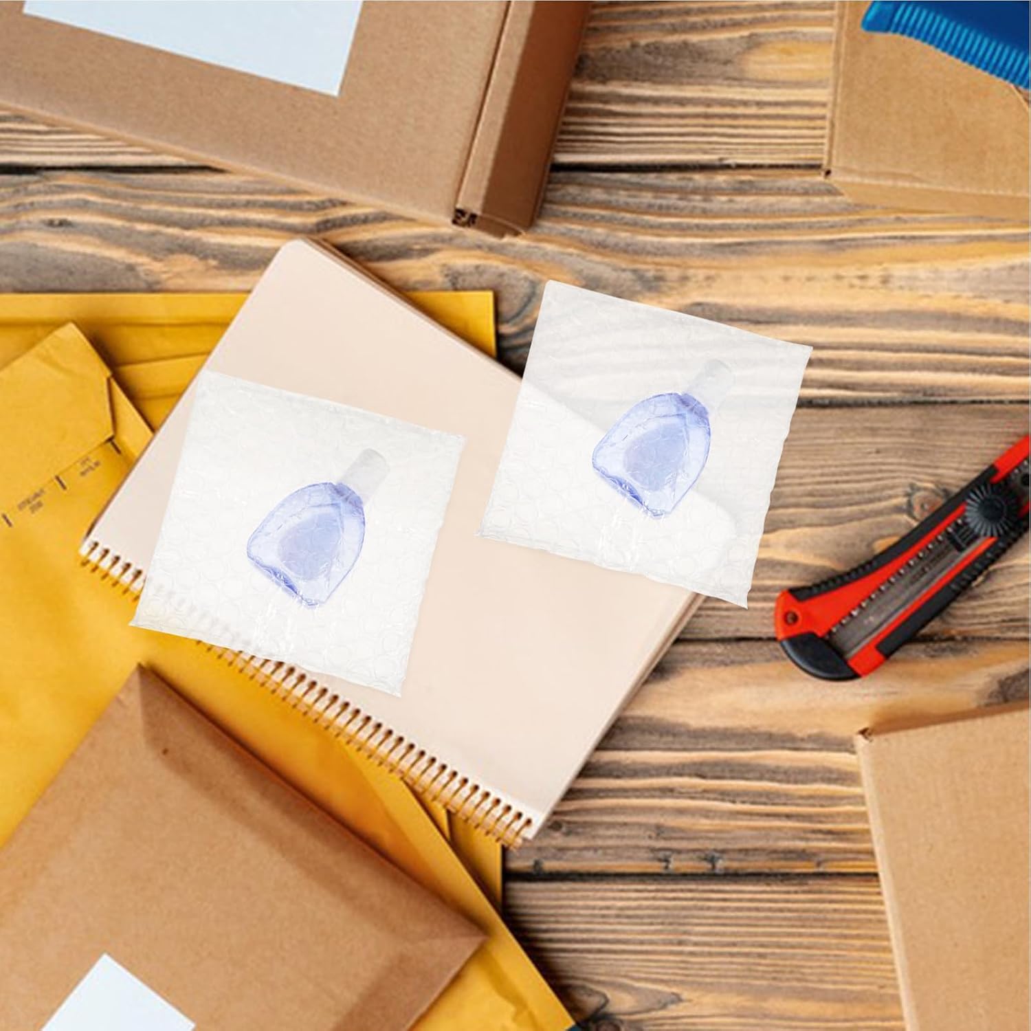 Pe Bubble Pouches Mailers Self-sealing Closure Double Layer Sturdy Shock Absorption Cushioning for Shipping and Storage for Protective Packaging and Mailing