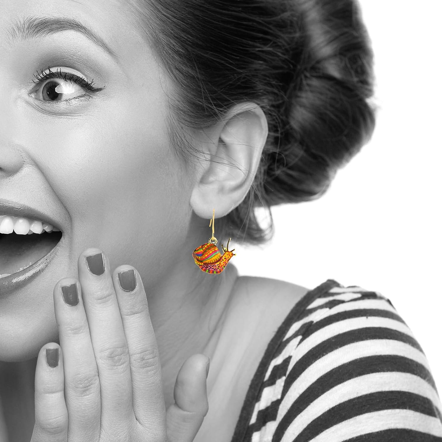 Spinningdaisy Lovely Dangling Animal Earrings | For Animal Lovers (Snail Red)
