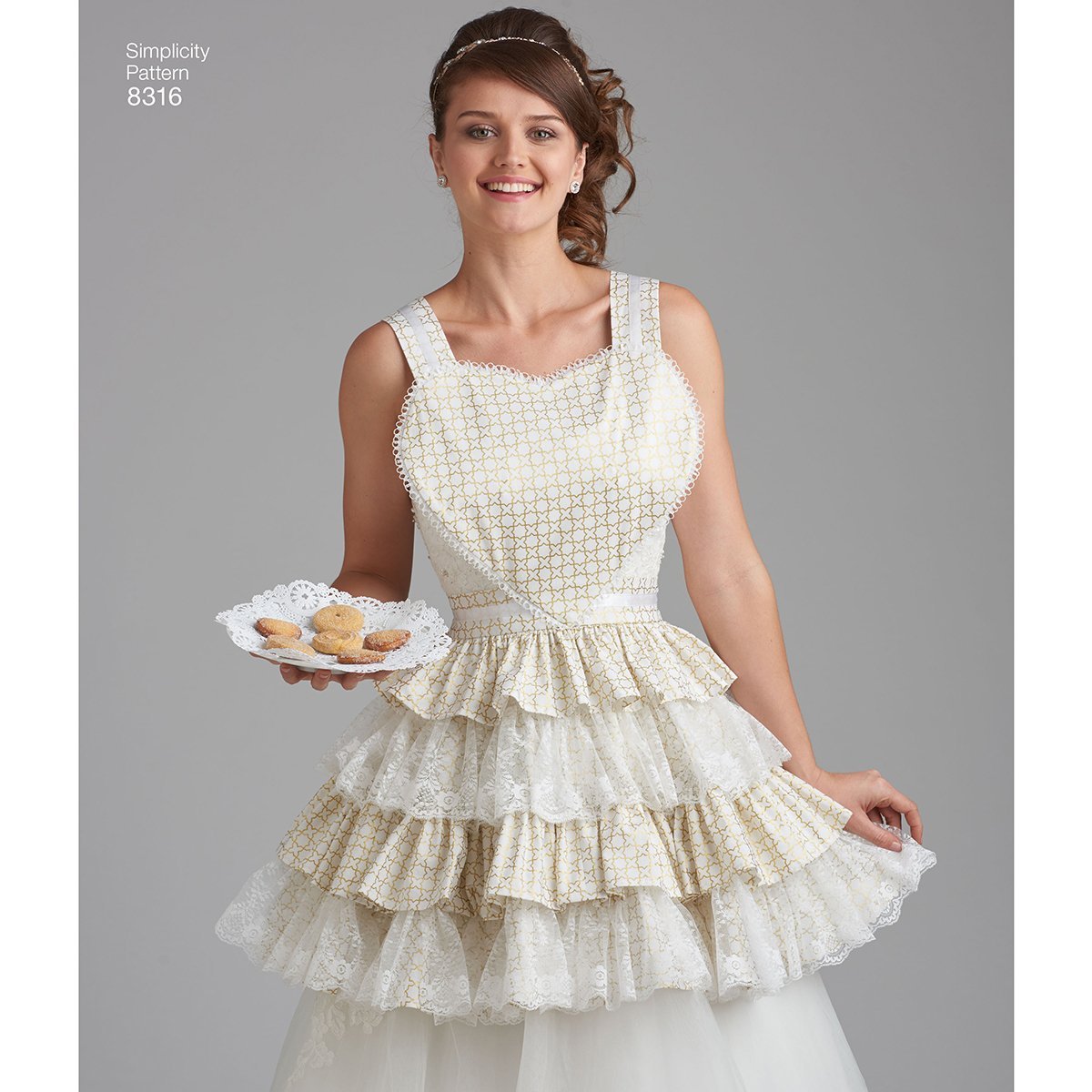 Patron Simplicity 8316 tabliers de cœur femme pour coudre un tablier blanc S-L